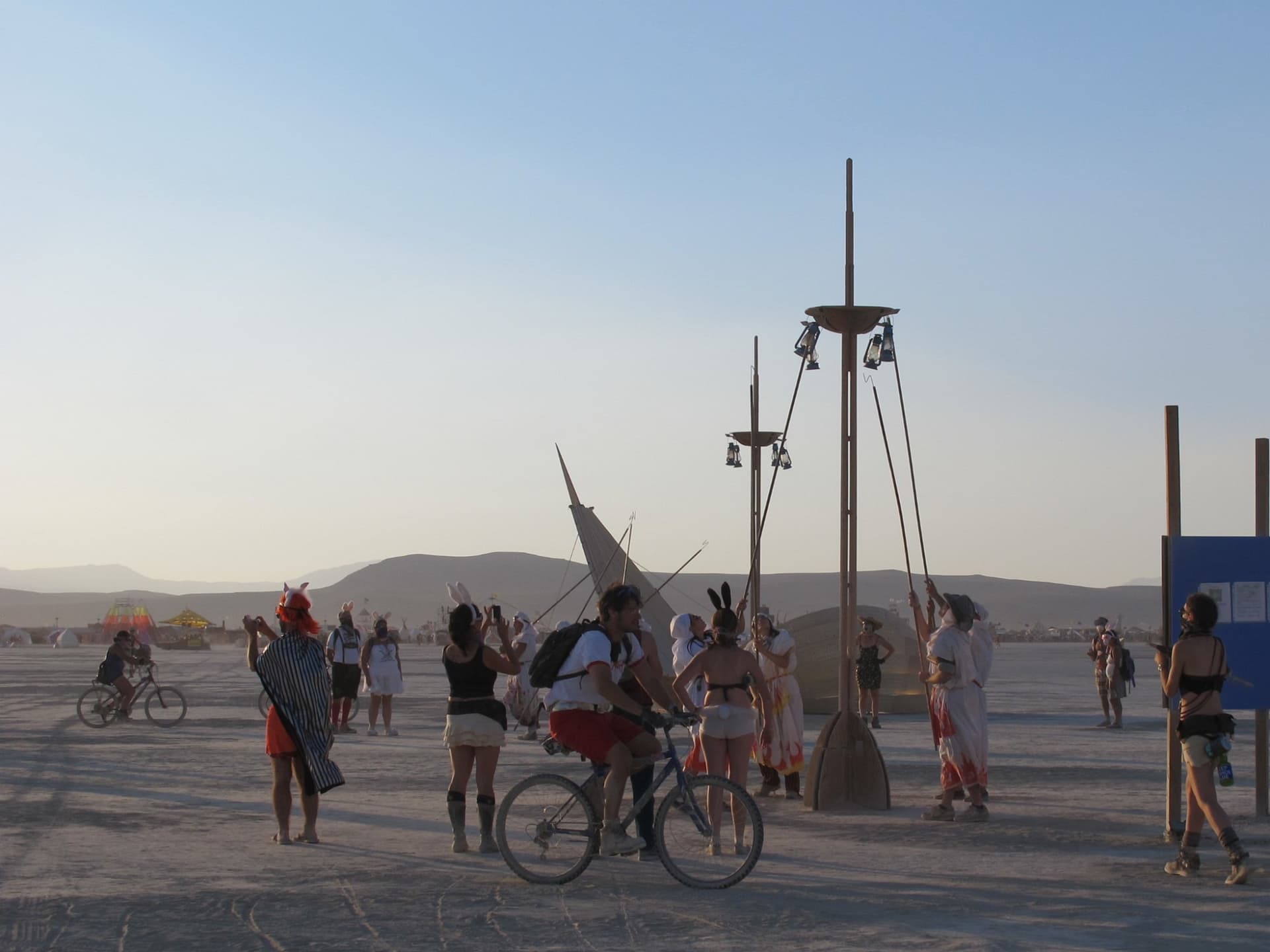The pole procession · 5/6