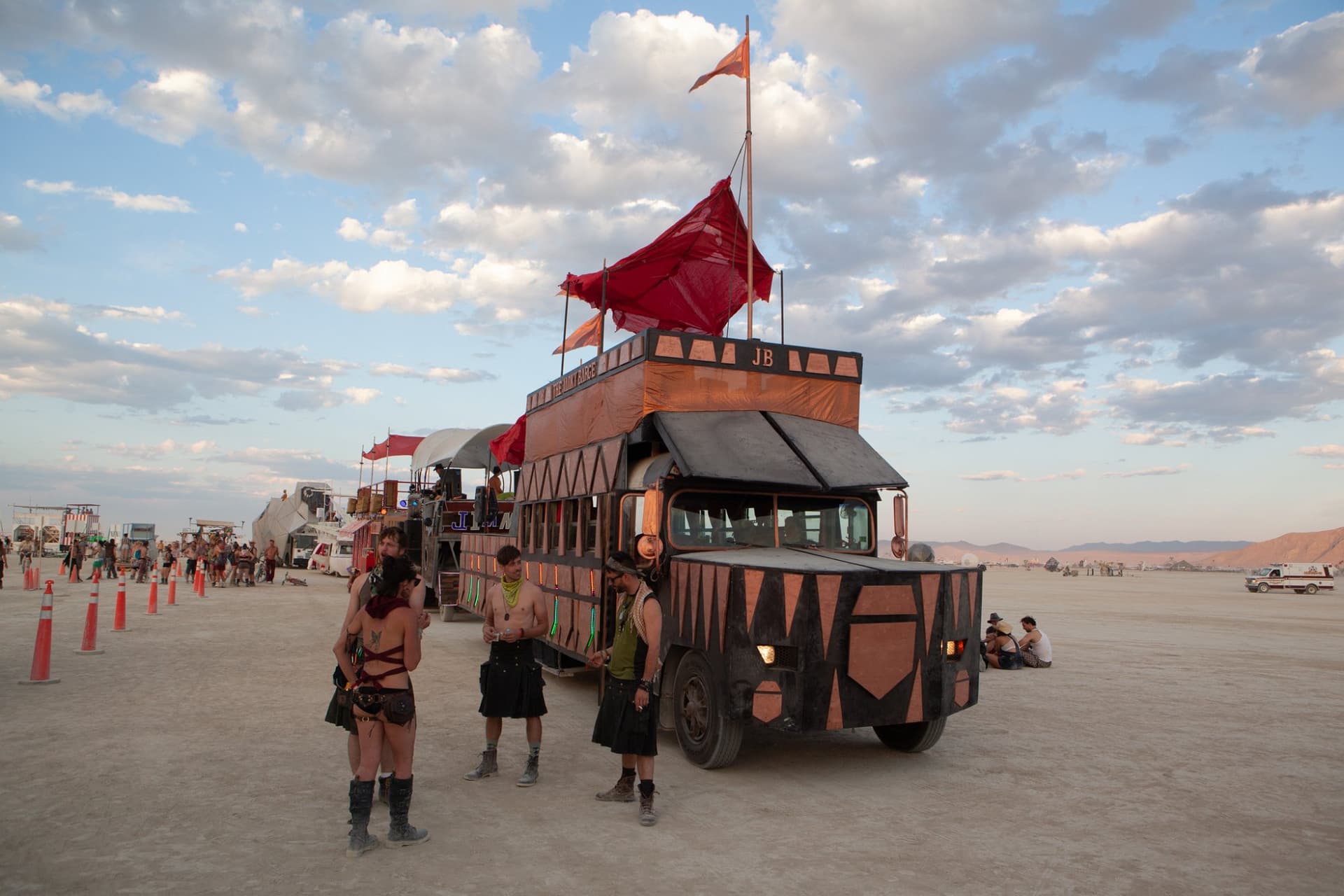 The art-car fleet, day · 18/20