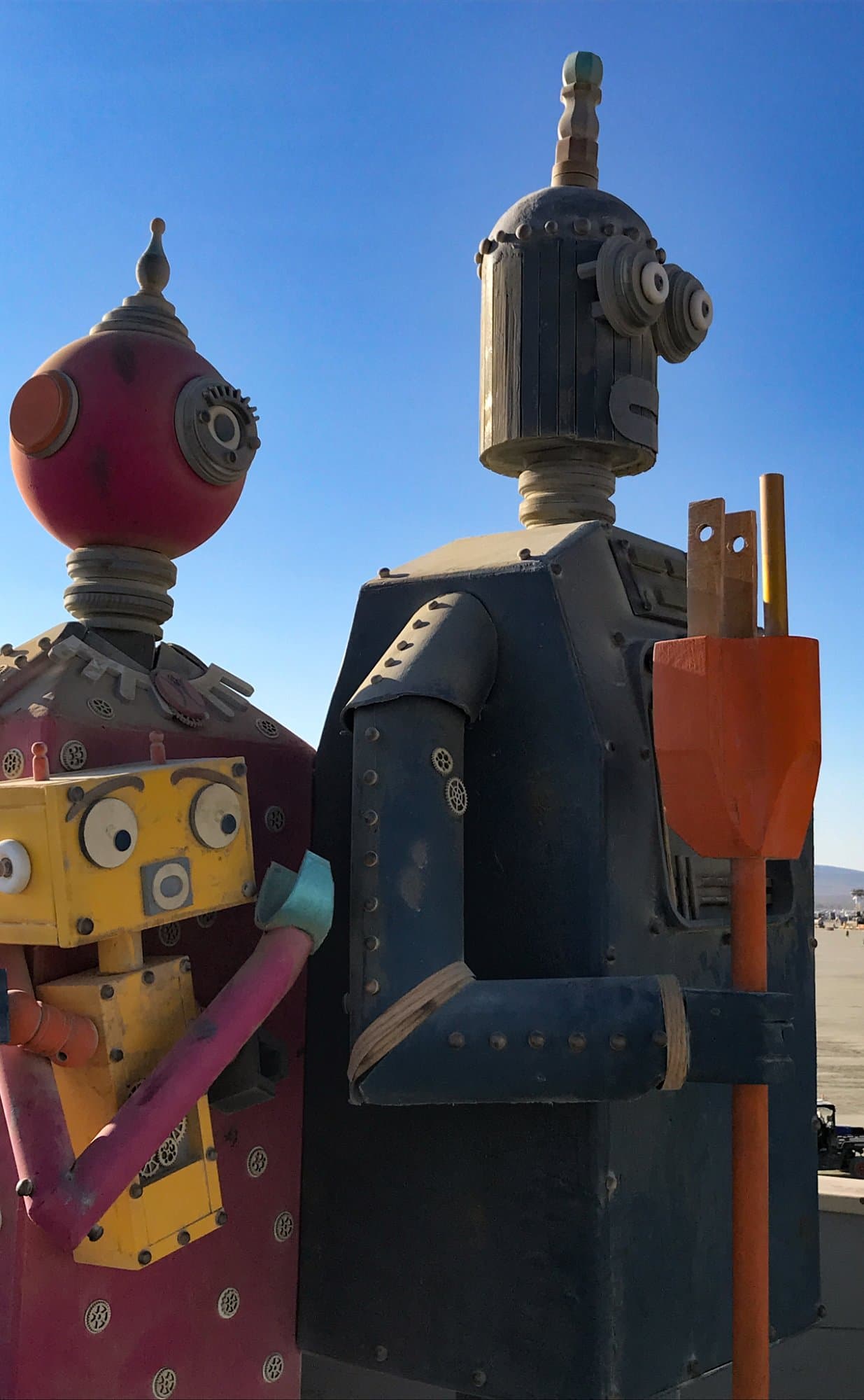 The robot sculptures · 2/17