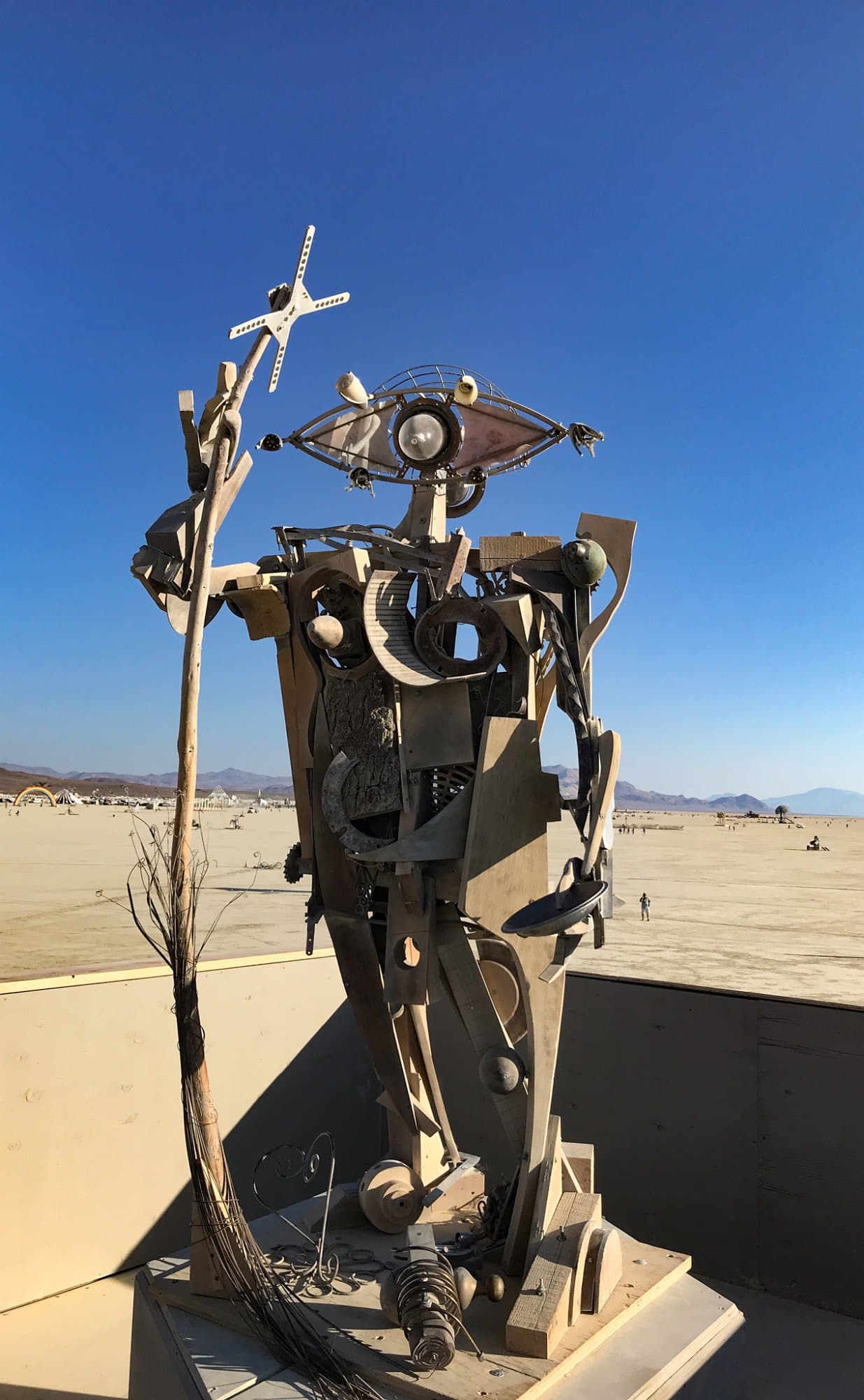 The robot sculptures · 6/17