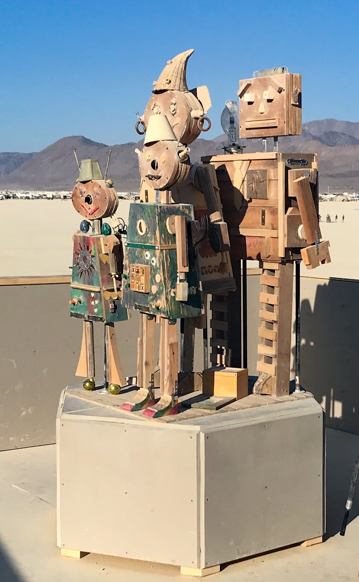 The robot sculptures · 8/17