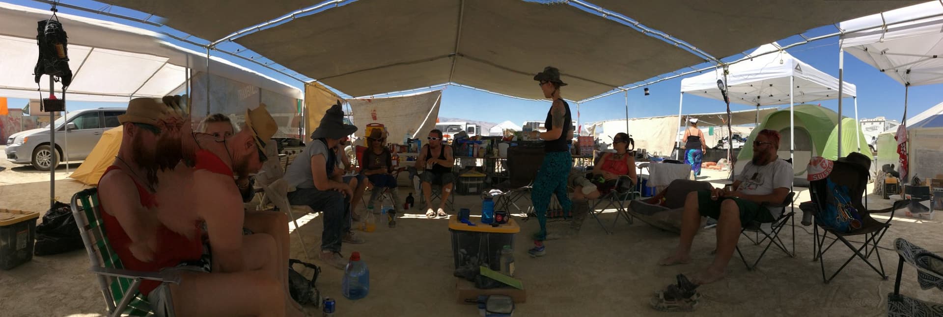 The camp shade party · 4/5