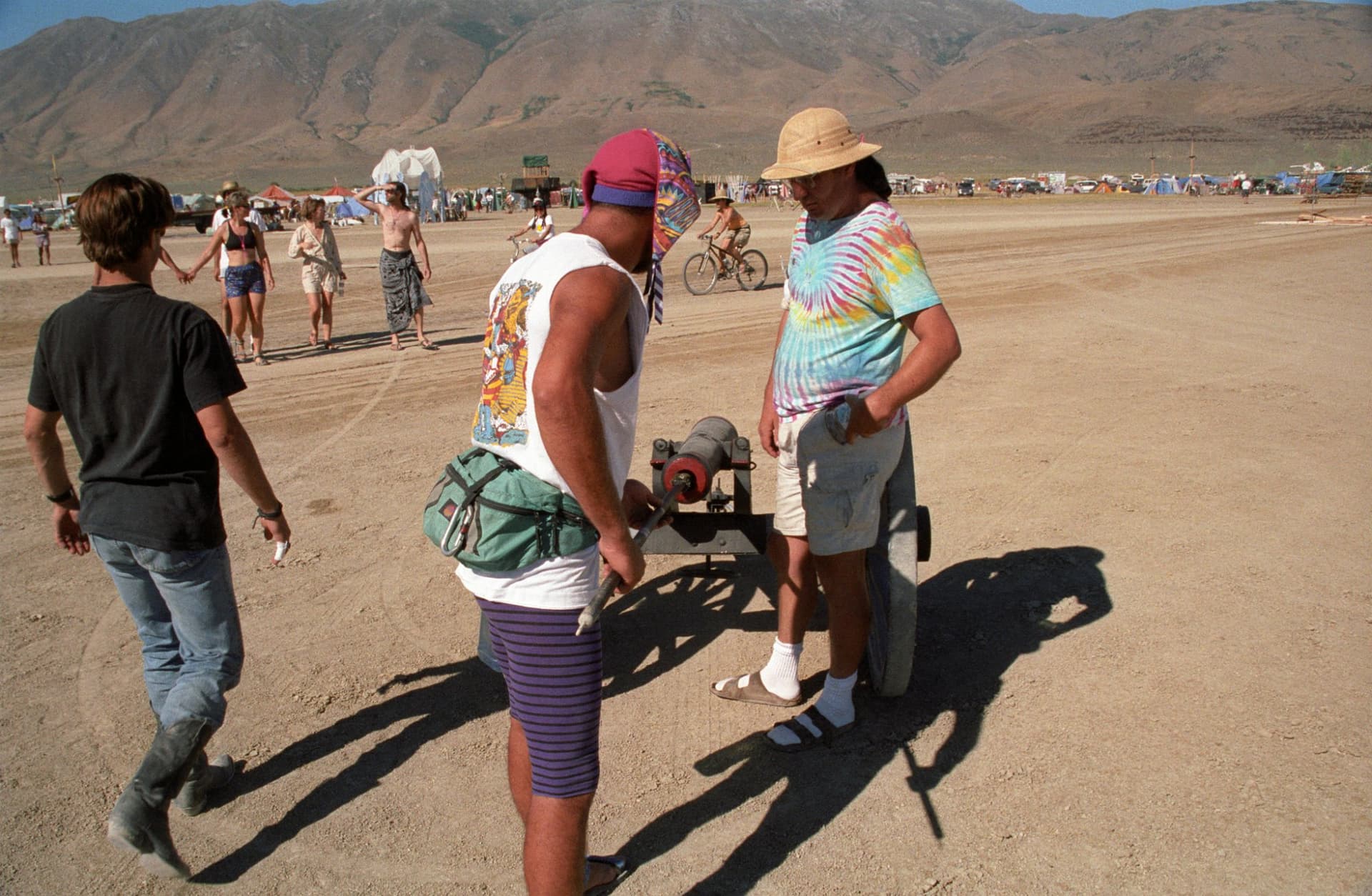 The playa cannon, lining up the shot · 1/9