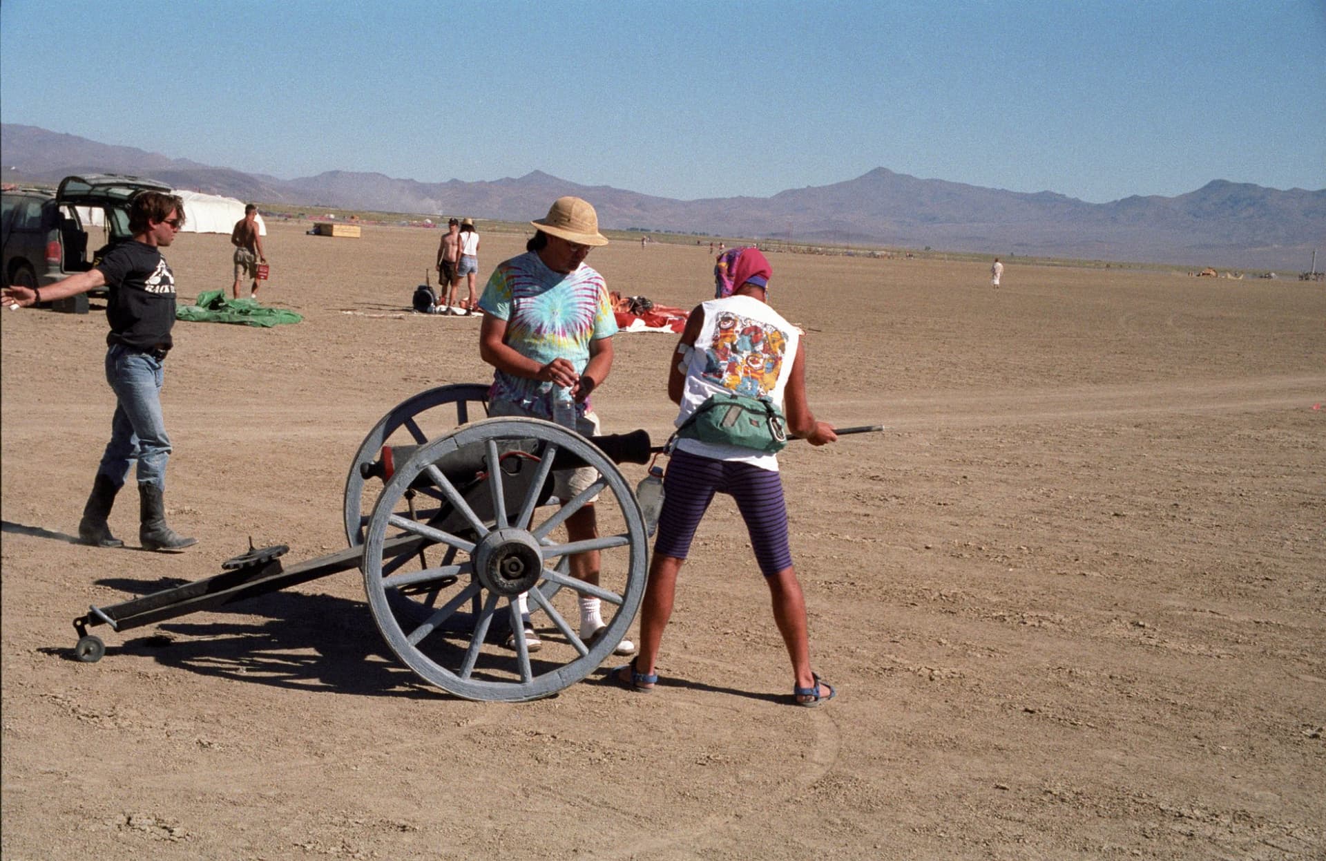 The playa cannon, crew at the wheel · 2/9