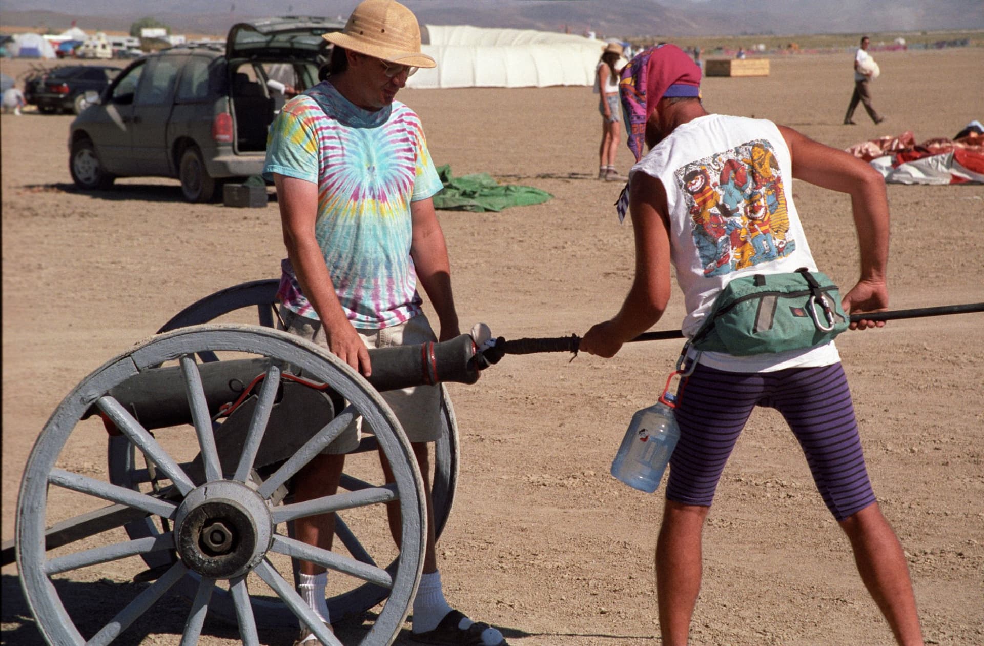 The playa cannon, crew at the wheel · 3/9