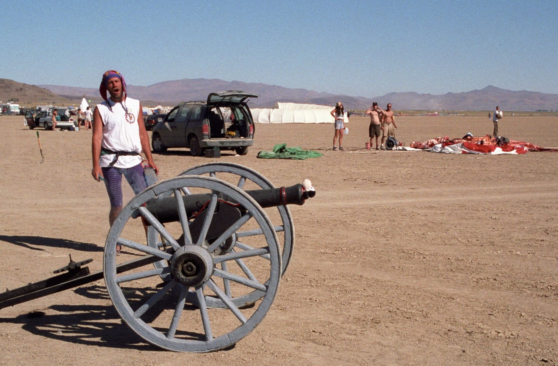 The playa cannon, crew at the wheel · 8/9