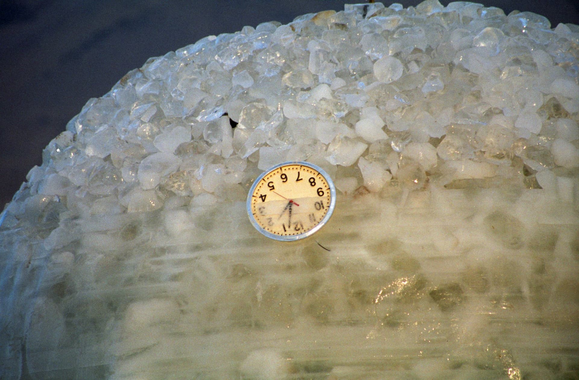 The iceball sundial · 9/10