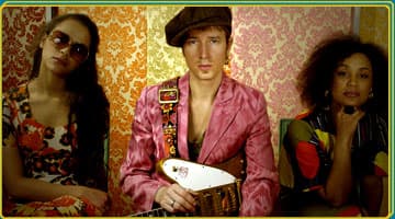 ZITA SWOON (2006)