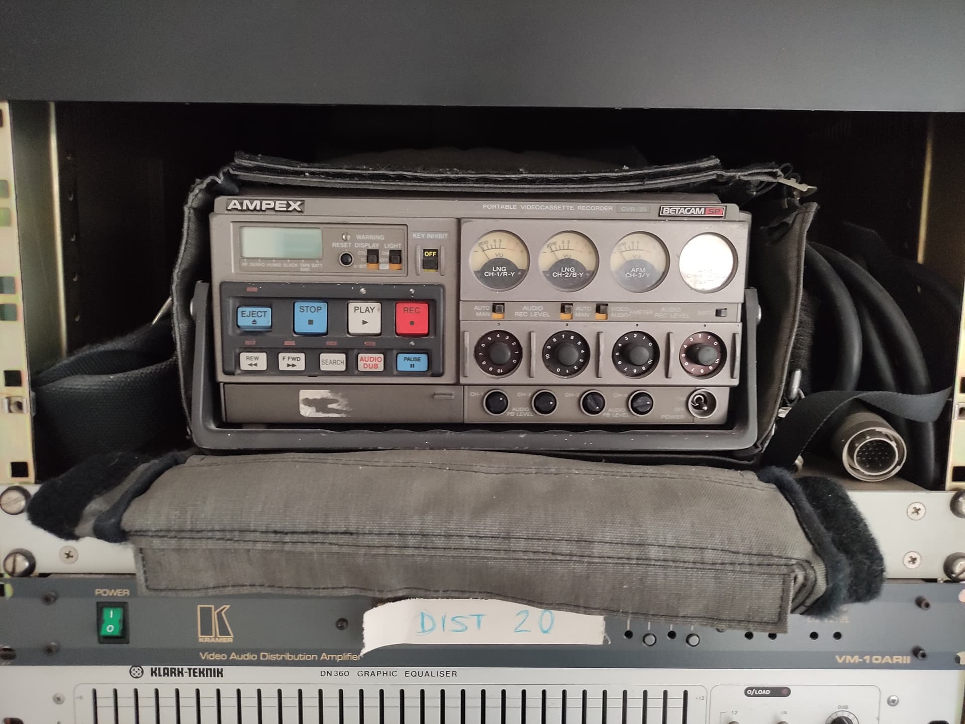 Betamax vs VHS (1976)