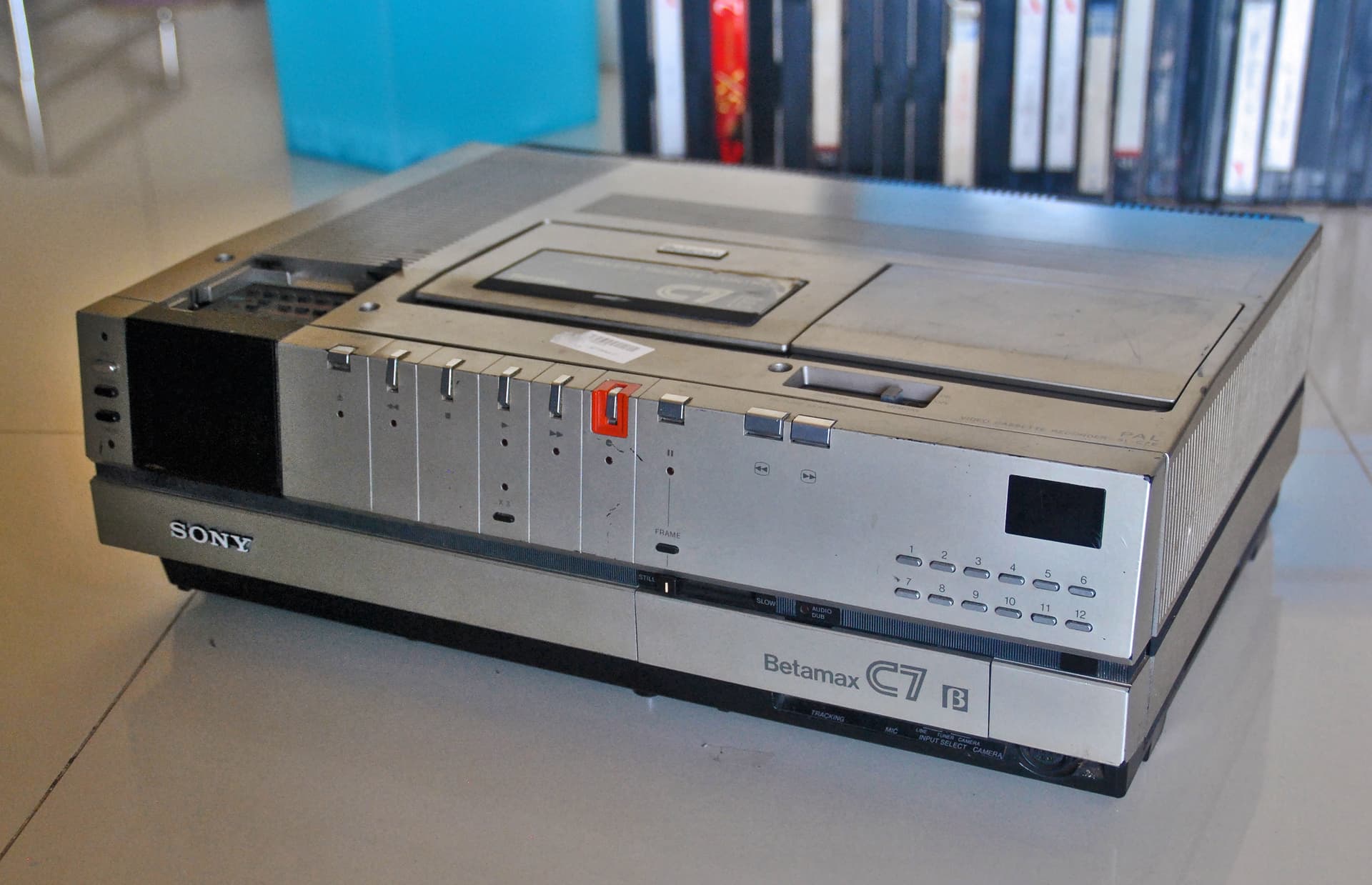 Betamax vs VHS (1976)