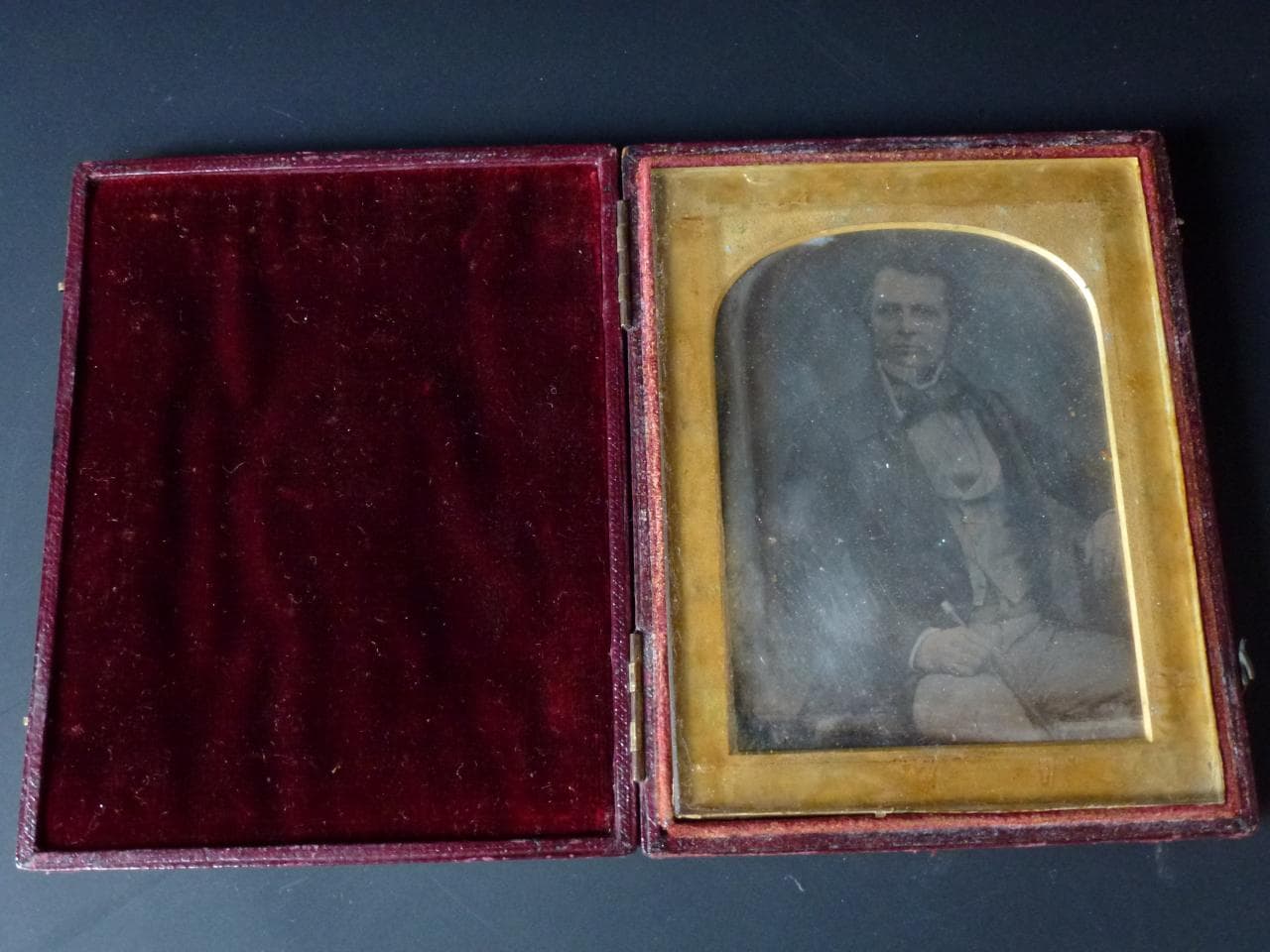 The daguerreotype camera (1839)