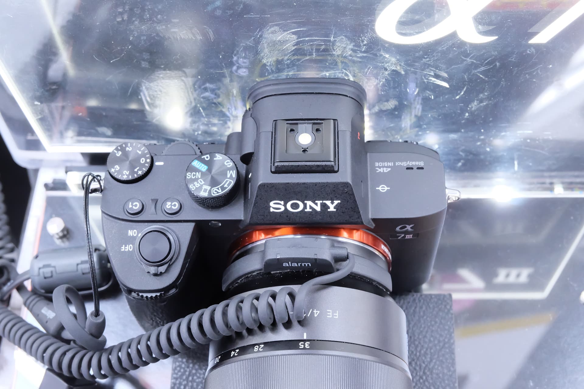 A mirrorless camera (2018)