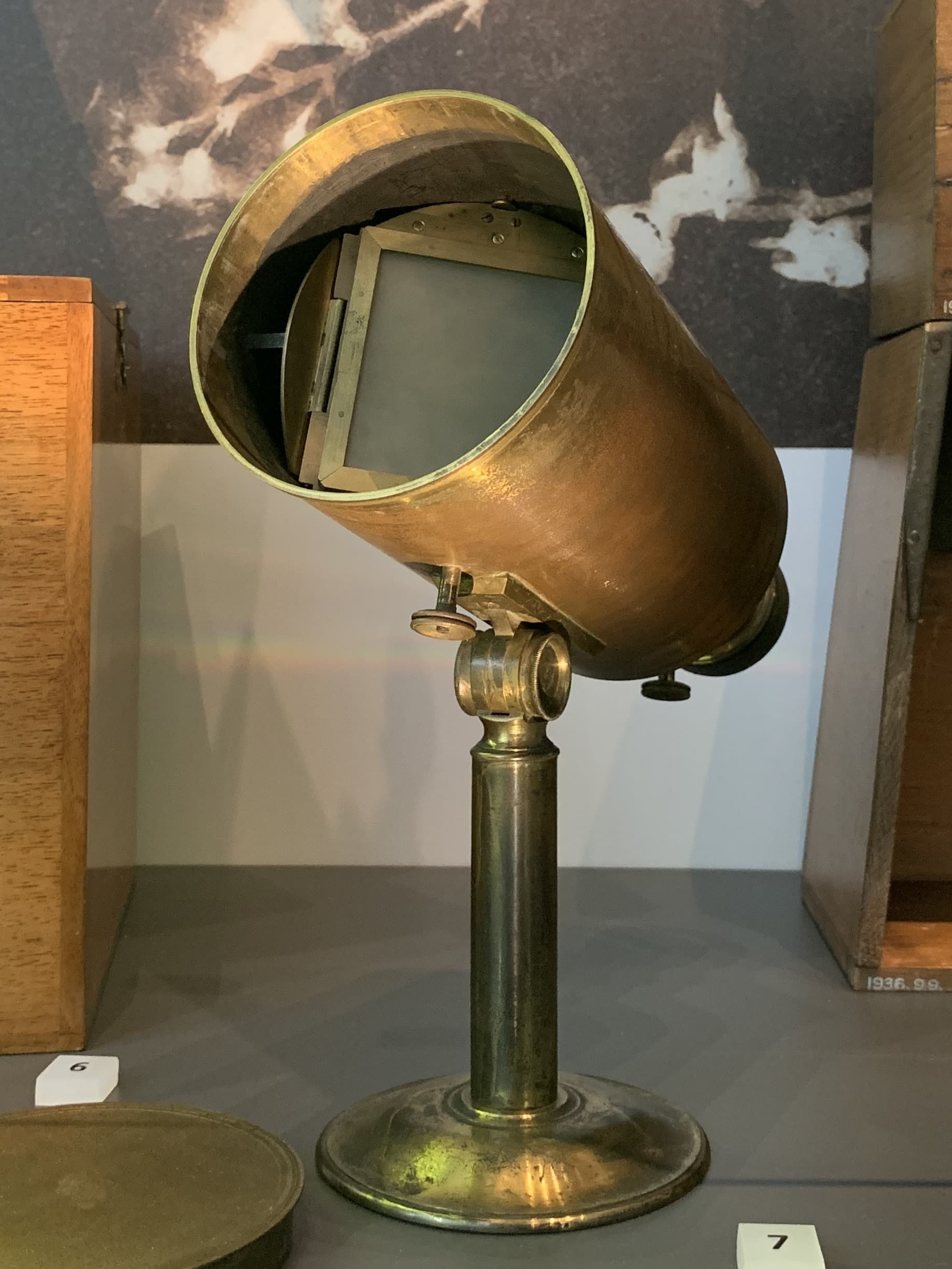 The daguerreotype camera (1839)