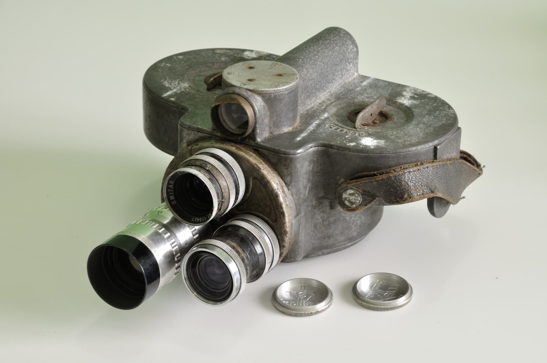 16mm movie camera (1930)