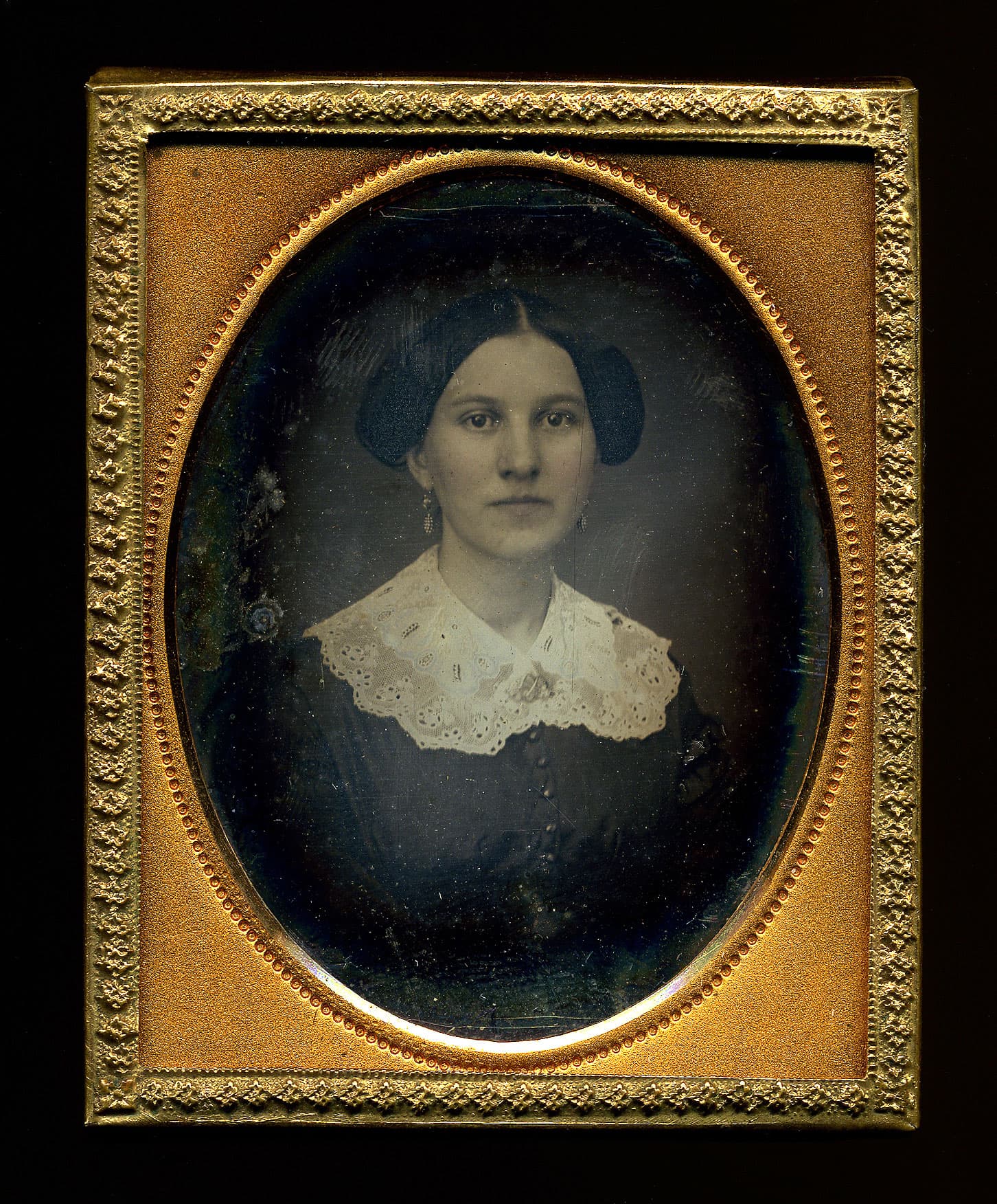Early daguerreotype portrait (1845)