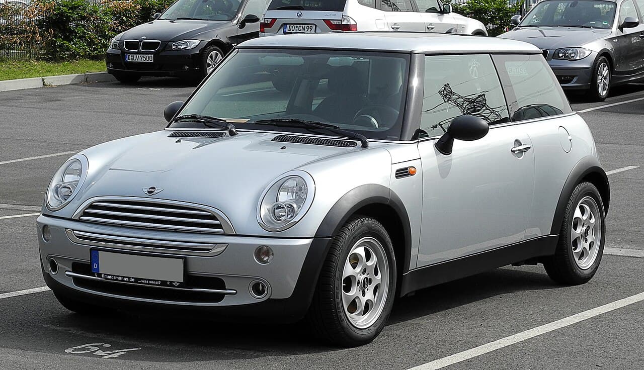 Mini Cooper — Issigonis Meets Cooper