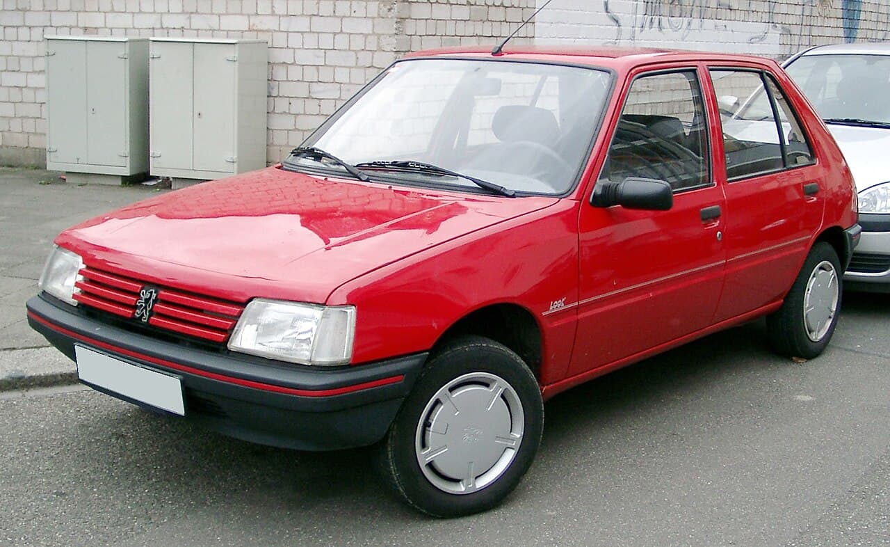 Peugeot 205 T16 — Mid-Engine Hot Hatch Racer