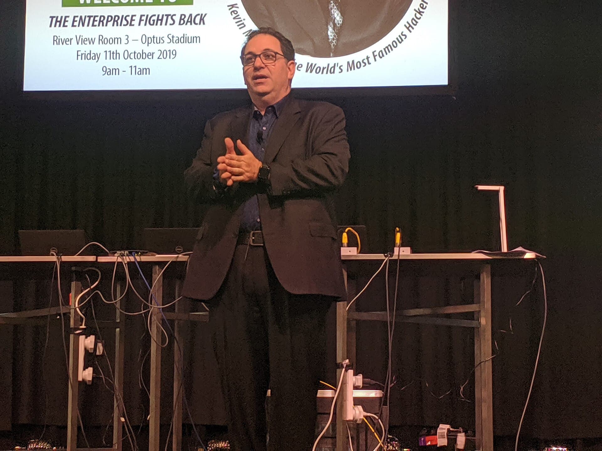Kevin Mitnick on stage, Perth 2019