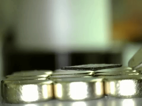 Levitating highly oriented pyrolytic graphite (animated)
