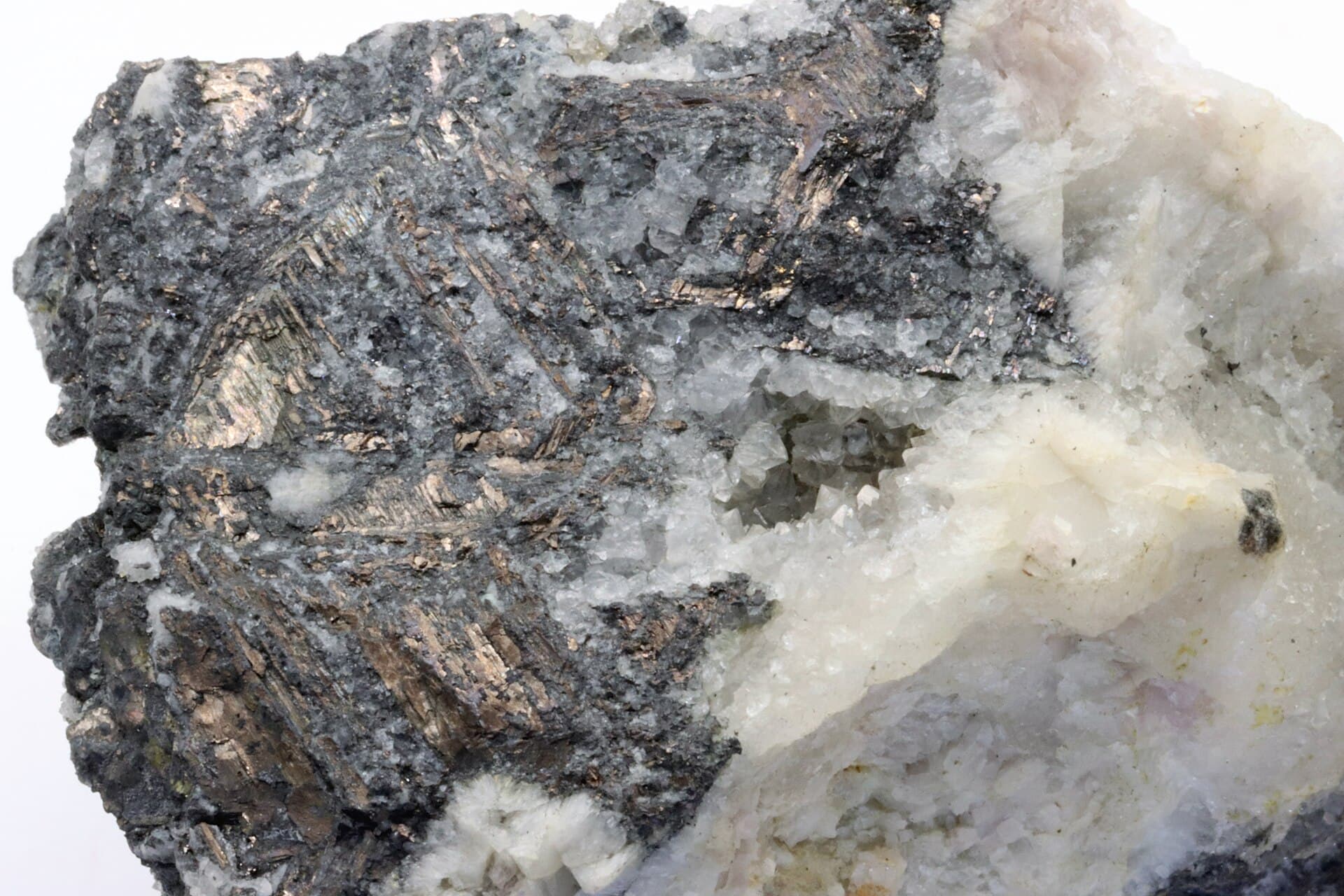 Native bismuth in quartz