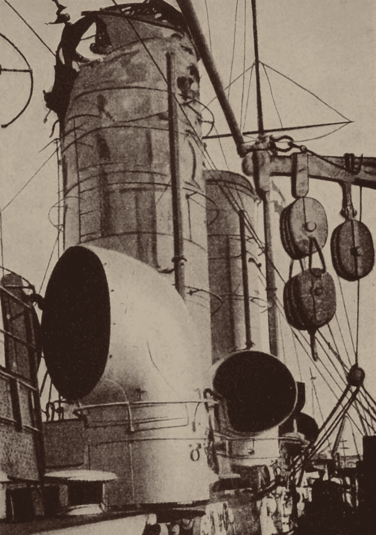 SMS Helgoland under fire, Battle of Durazzo, December 1915
