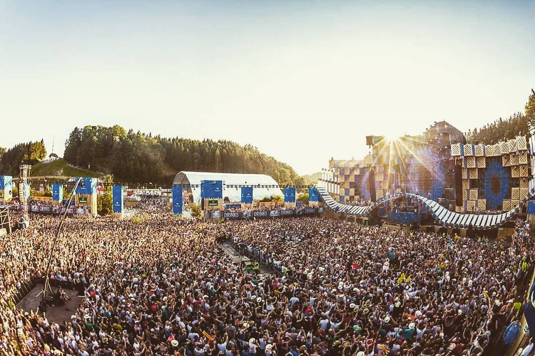Summer is slowly fading away... We want the sun back!
