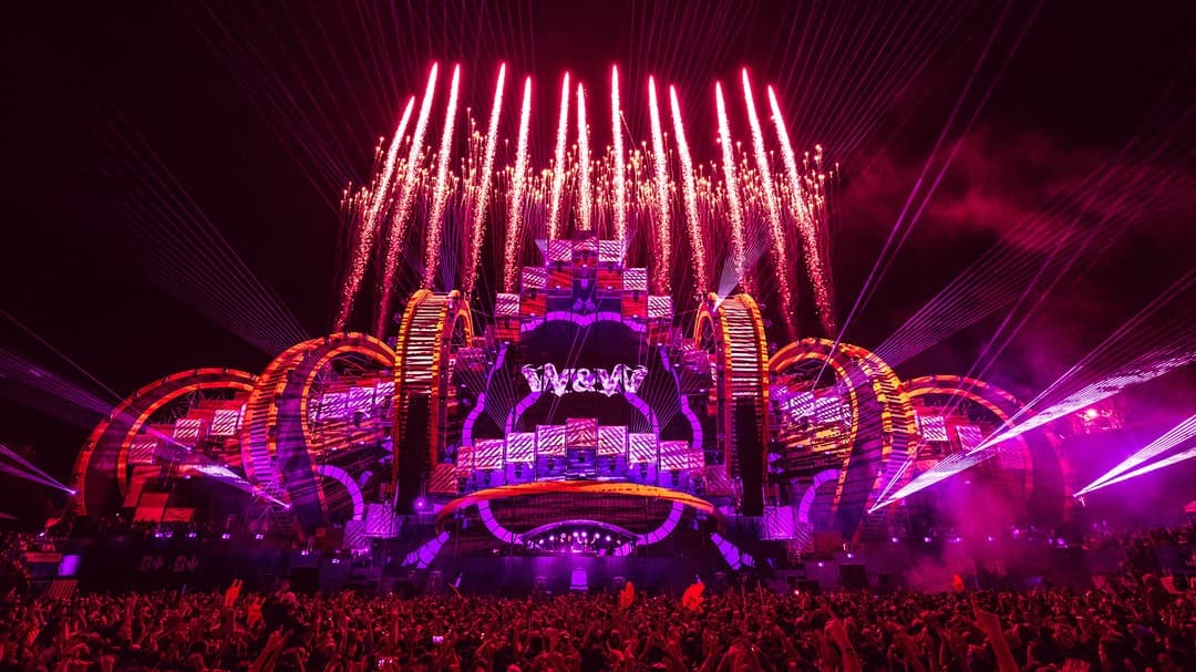 Who's already ready to dance at? ❤️