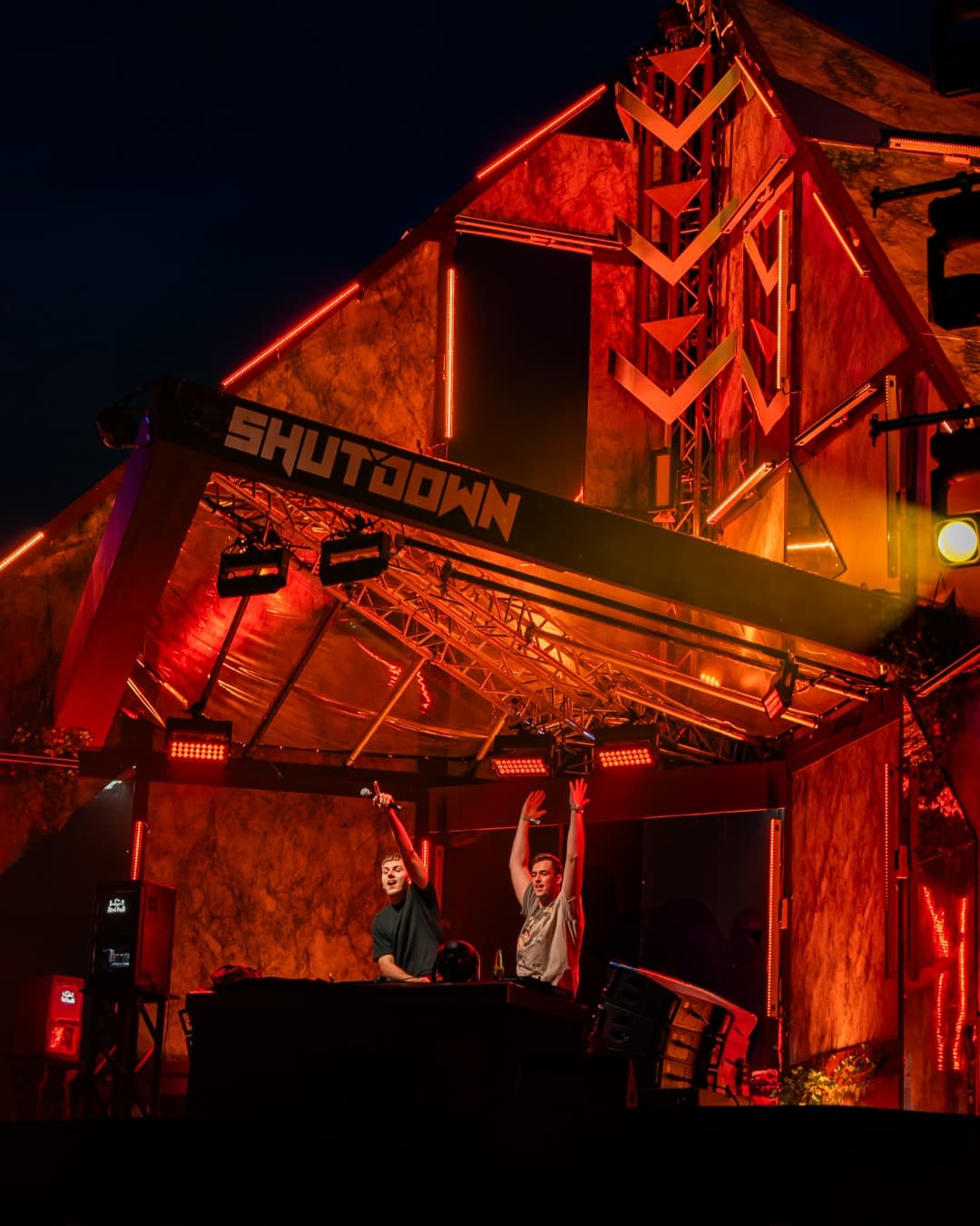Hard Dance Lovers, the Limited Loyalty Pre-Sale for starts tonight at 18:0 (2/2)