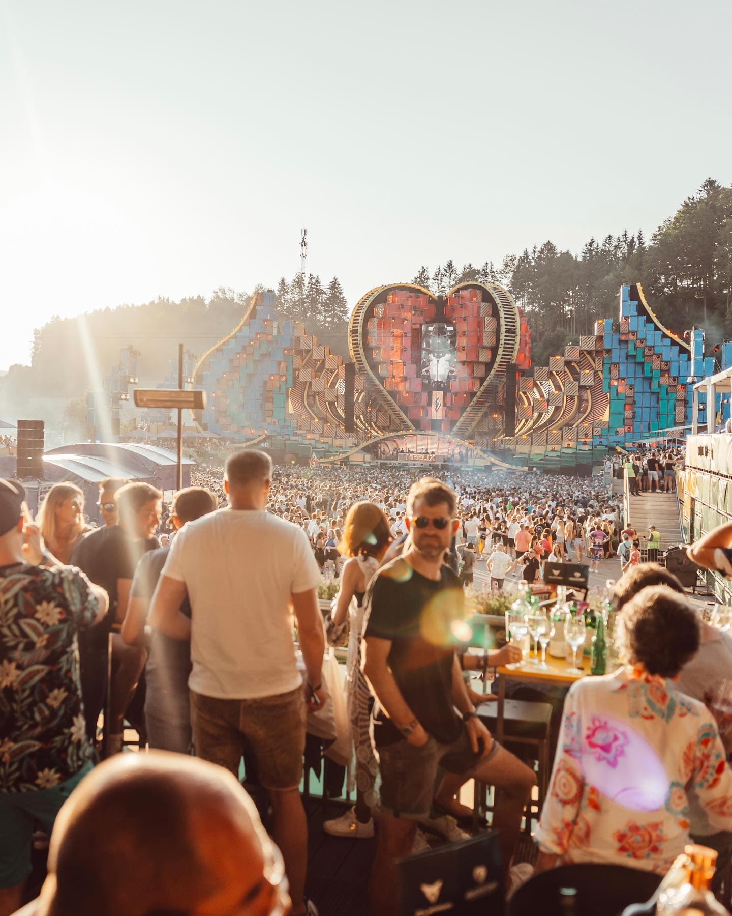 Step into luxury at ELF24 with the CUPRA Platin VIP Lodge! ✨ Get ready to experi (2/3)