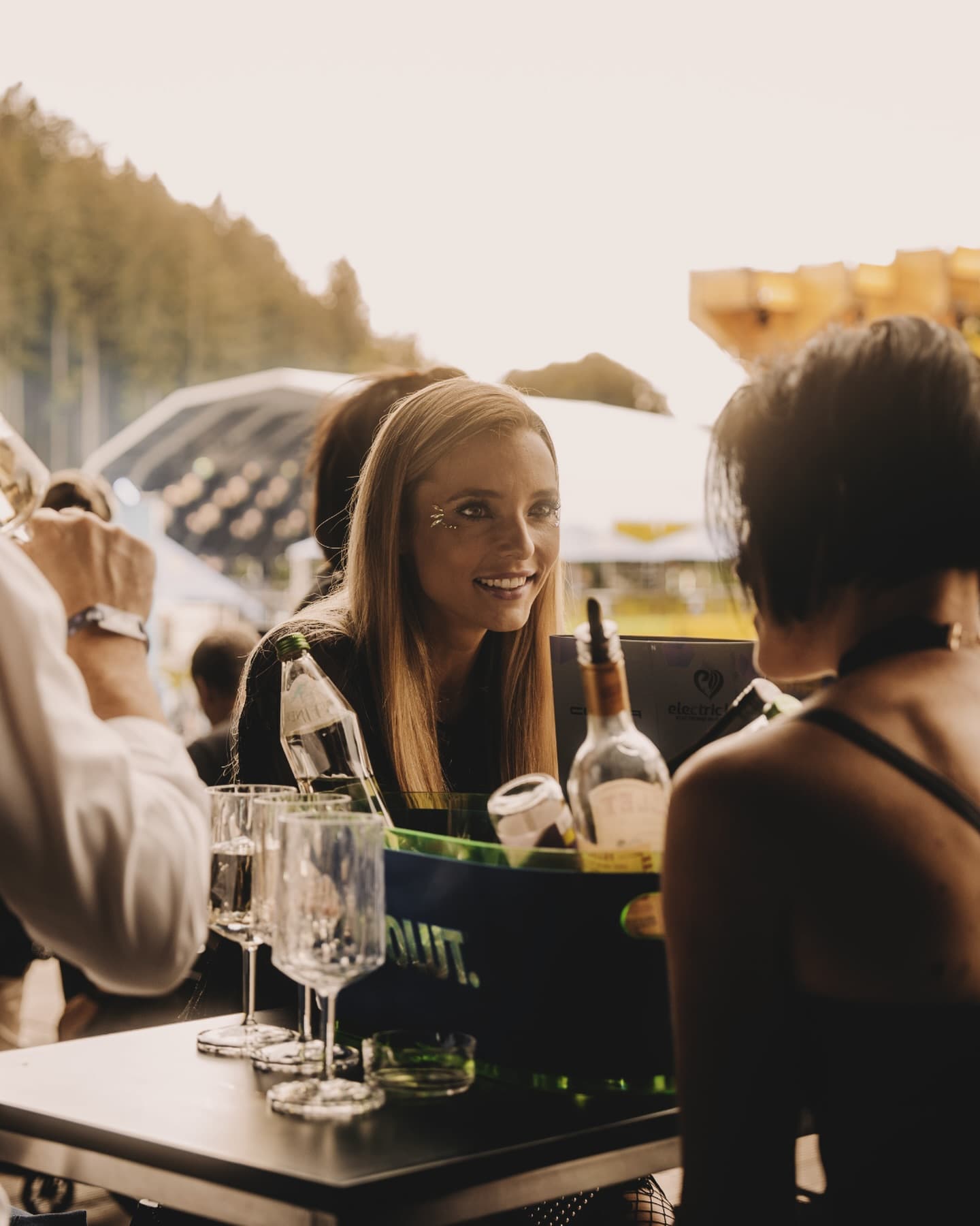 Take the party to the next level at the CUPRA Platin VIP Lodge πΈβ¨ Limited Loyal (2/3)