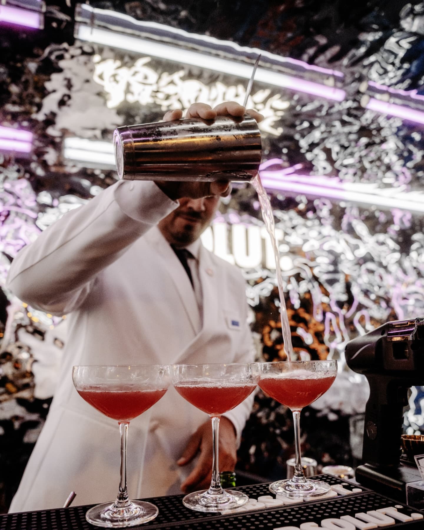 Who discovered our fancy Absolut Martini Bar in the lower level of the CUPRA Pla (1/3)