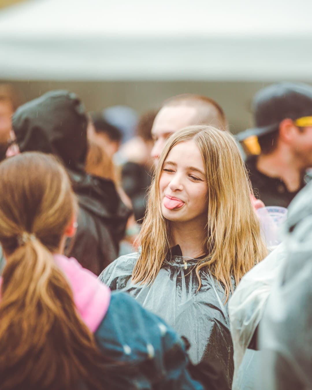 π Finally, happy people at the Grounds of Love again. Even the rain could not s (2/5)