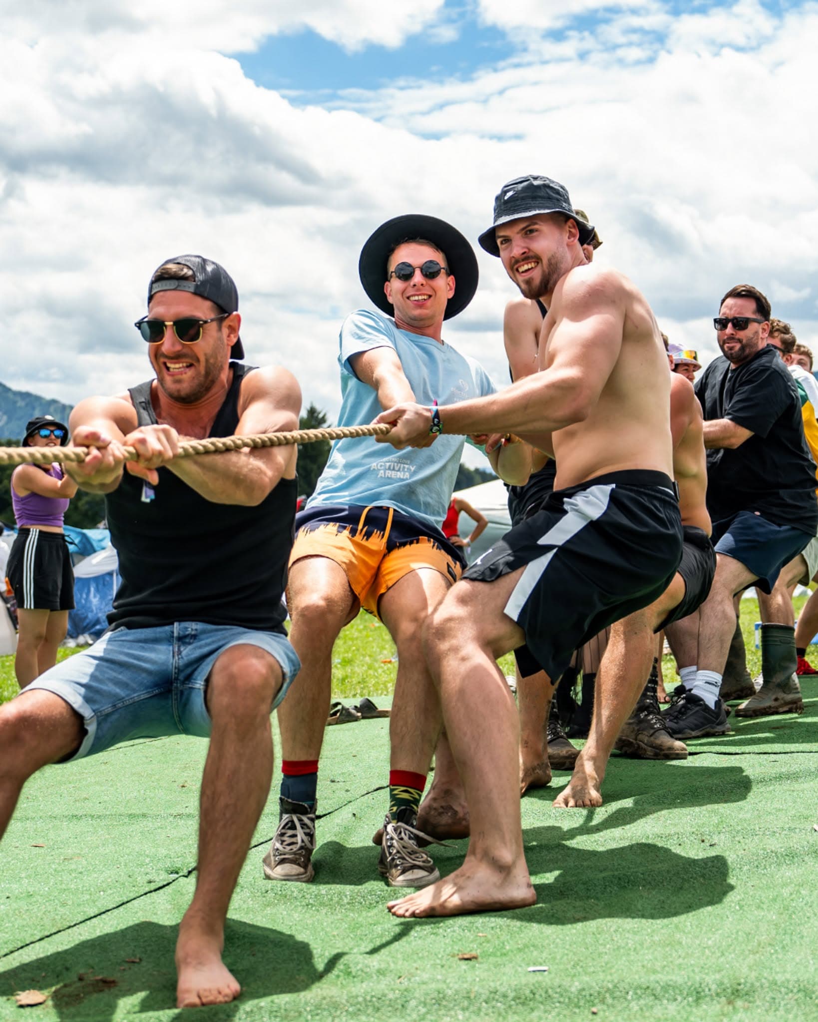 Whether you’re looking for a place where you can make new friends or simply have (2/2)