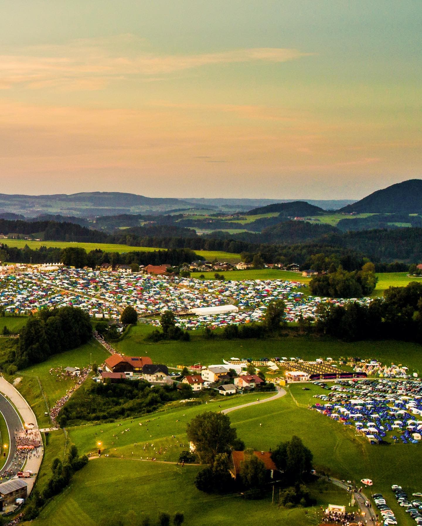Seeing all of you on our makes the sunset over the Salzburgring e (3/3)