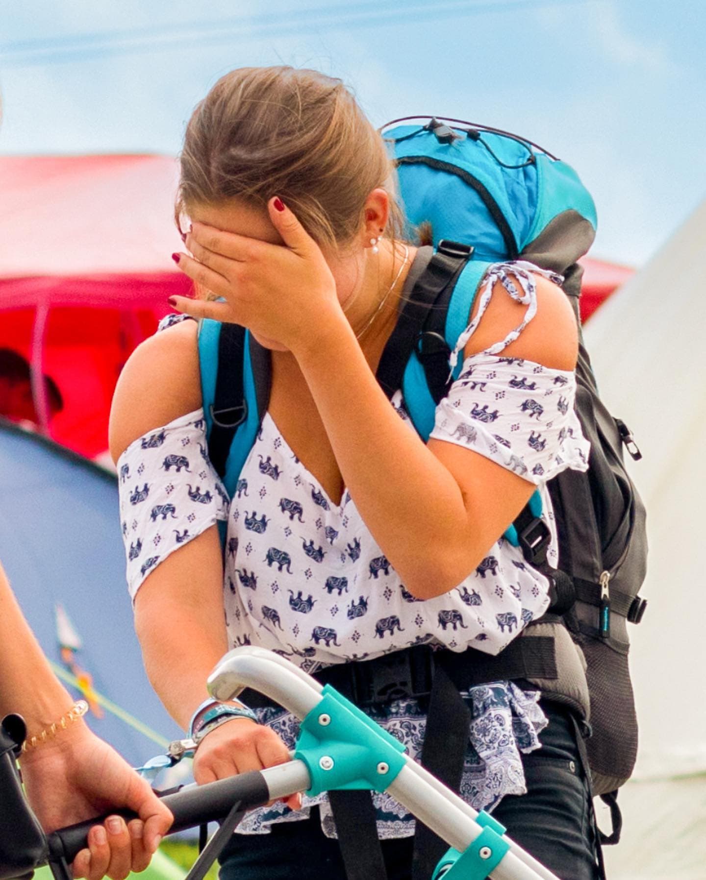WORST. FEELING. EVER. Carry less, party more. Get your stuff at our Electric Lov (3/3)