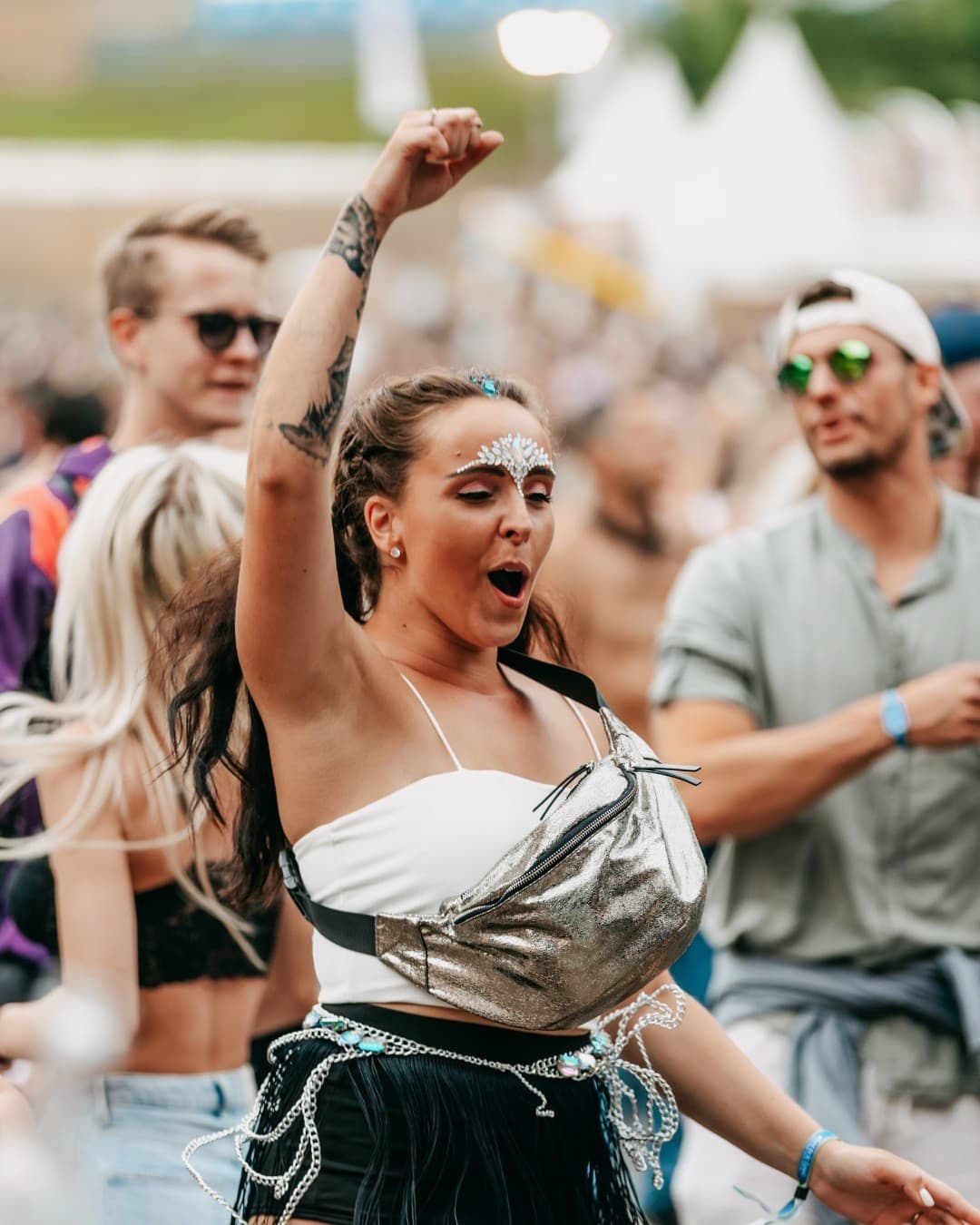 Is there anything better than dancing to fine beats at a festival? Don't think s (1/3)