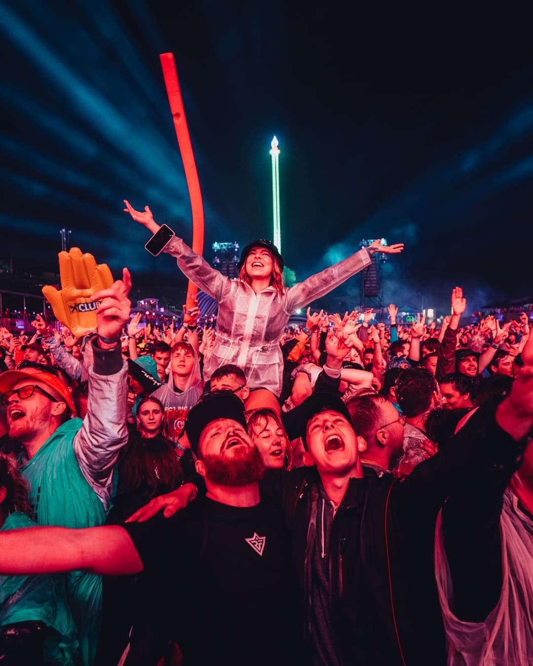 3β¦ 2β¦ 1β¦ CAKE π Look at all those happy faces π«Ά @steveaoki joins us again at o (1/5)