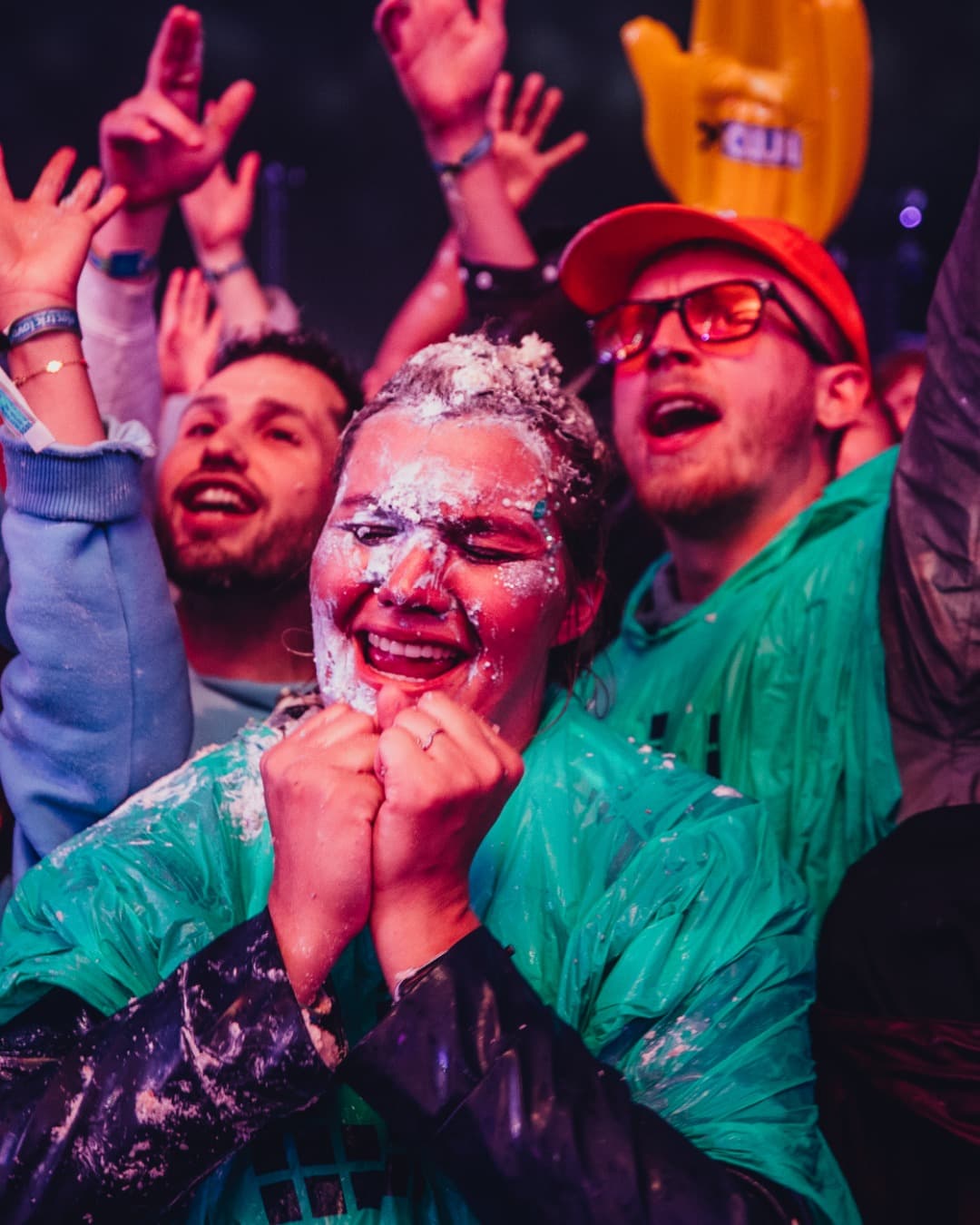 3β¦ 2β¦ 1β¦ CAKE π Look at all those happy faces π«Ά @steveaoki joins us again at o (4/5)