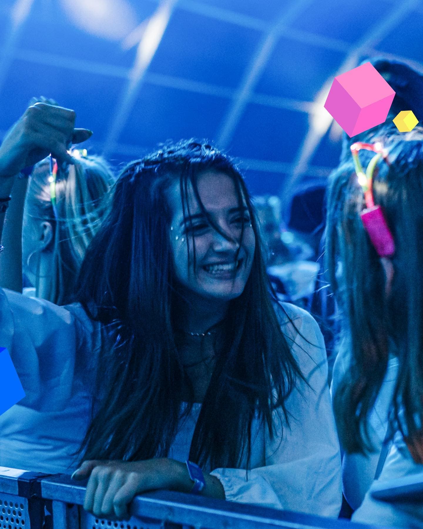 There's nothing quite like losing yourself in music and dancing the night away w (1/4)