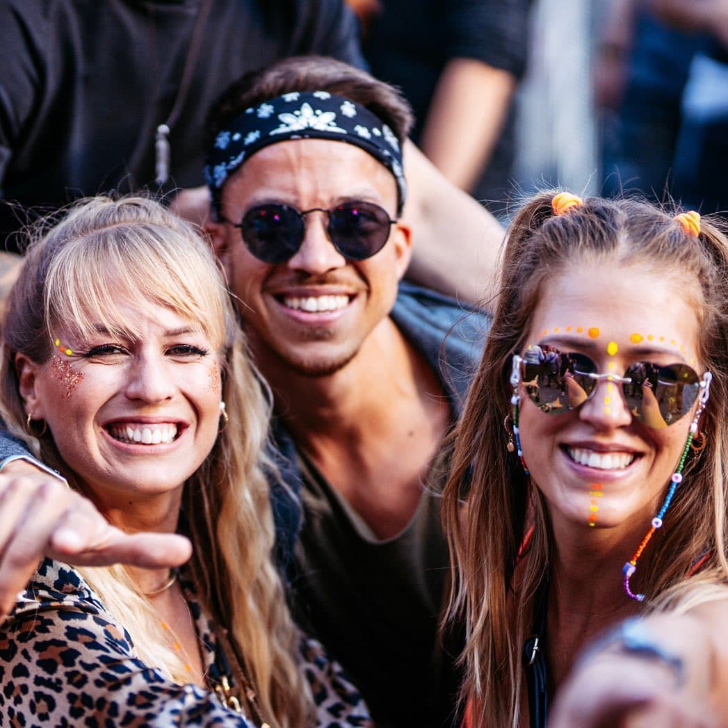 Electric Love is all about good music and having the greatest time with your fri (3/4)