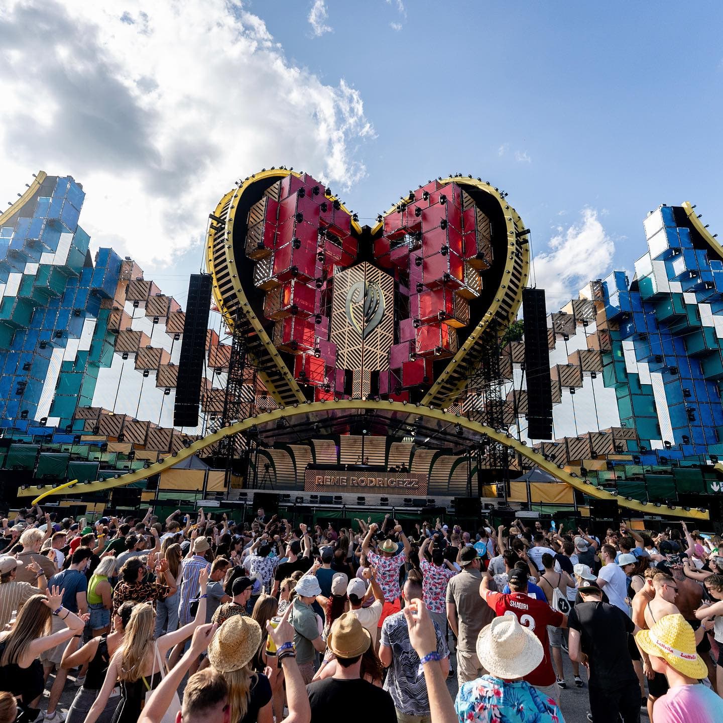 The Electric Love centerpiece - our mainstage โค๏ธโ๐ฅ #
