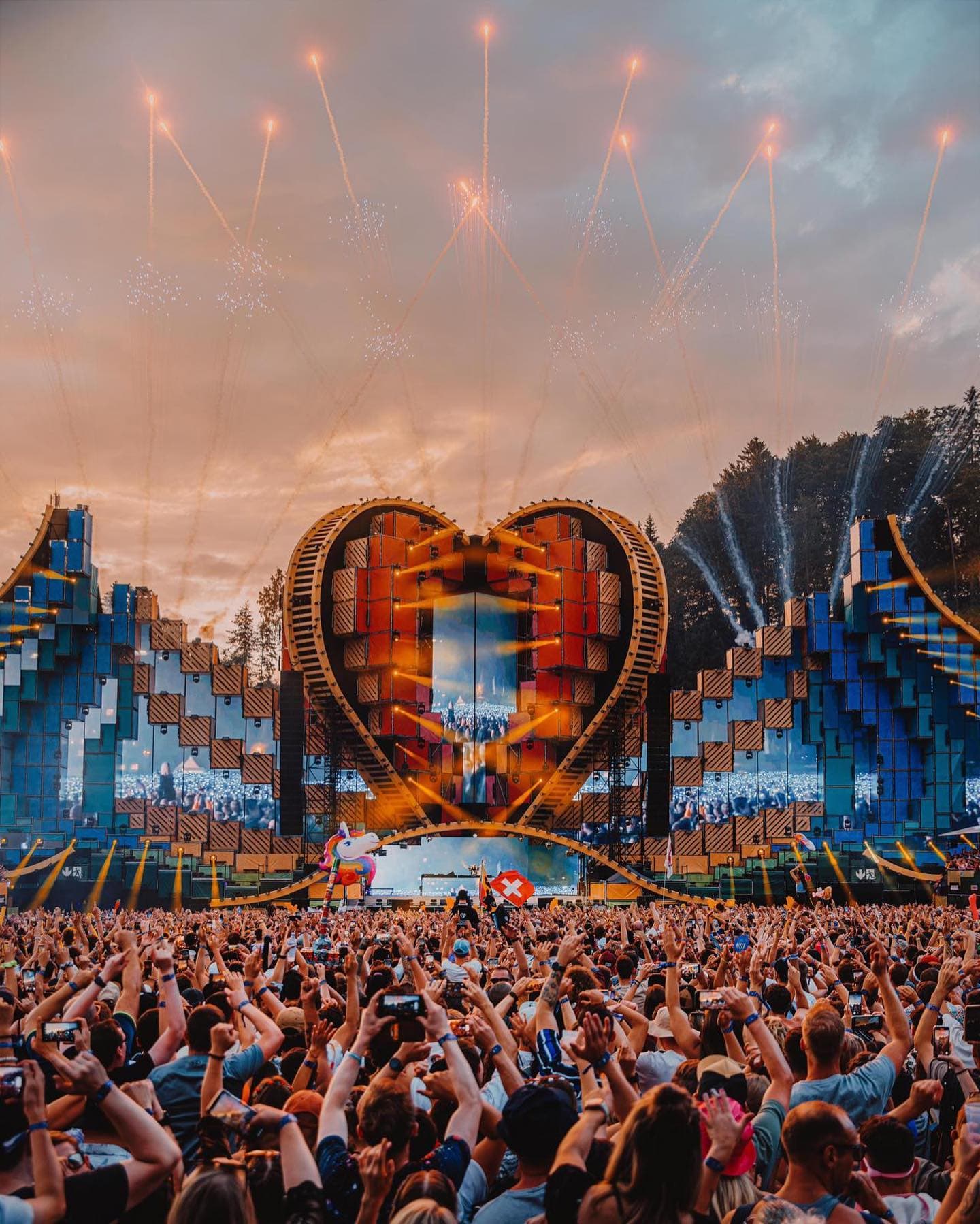 Austria! I played @electricloveaut 10 years ago when they first started and we’r (6/10)