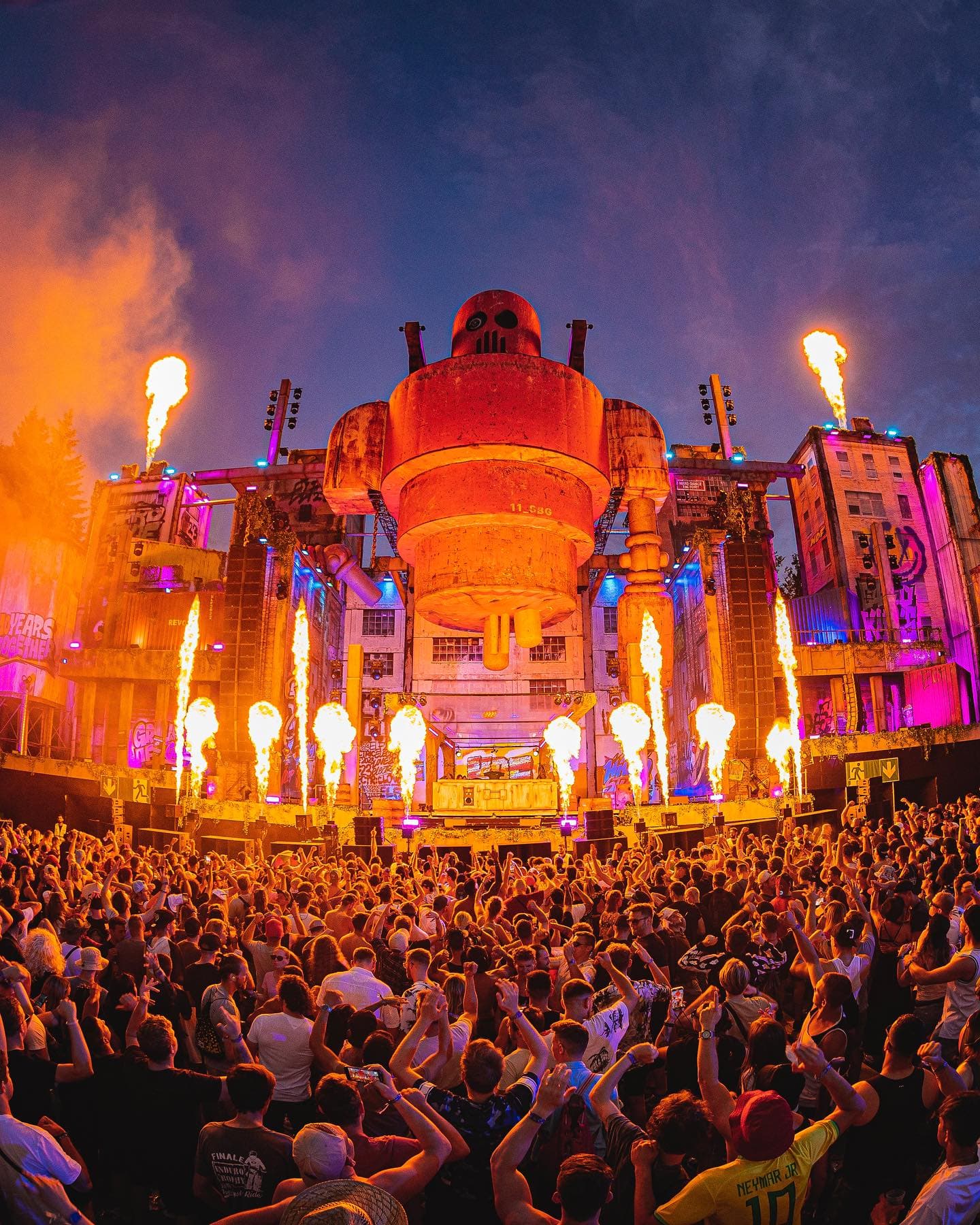 That‘s a vibe! 🥵🔥 Where are our hardstyle lovers? (1/2)