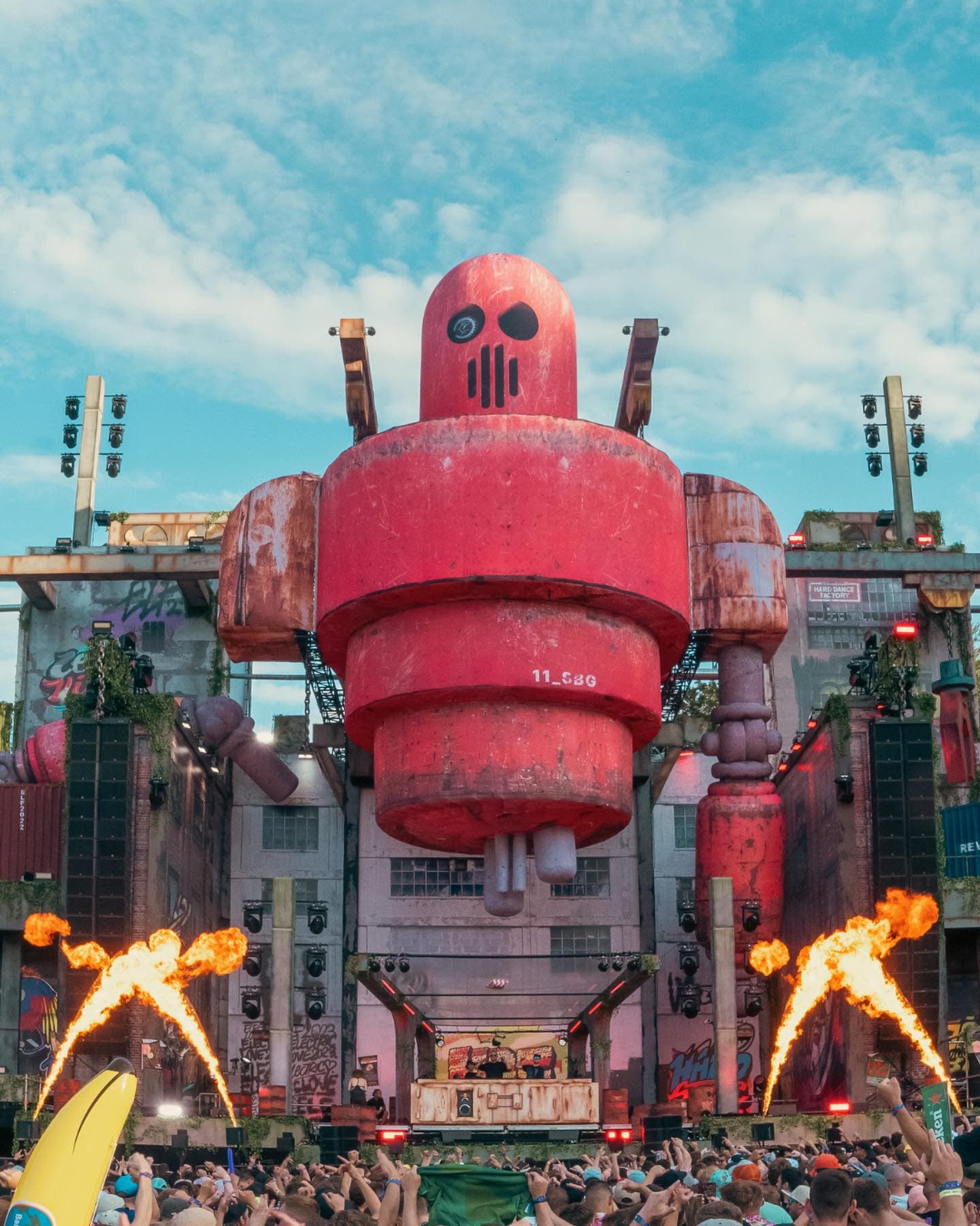 Hard Dance Factory - where the music is loud and the crowd is wild! π₯π«Ά (2/3)