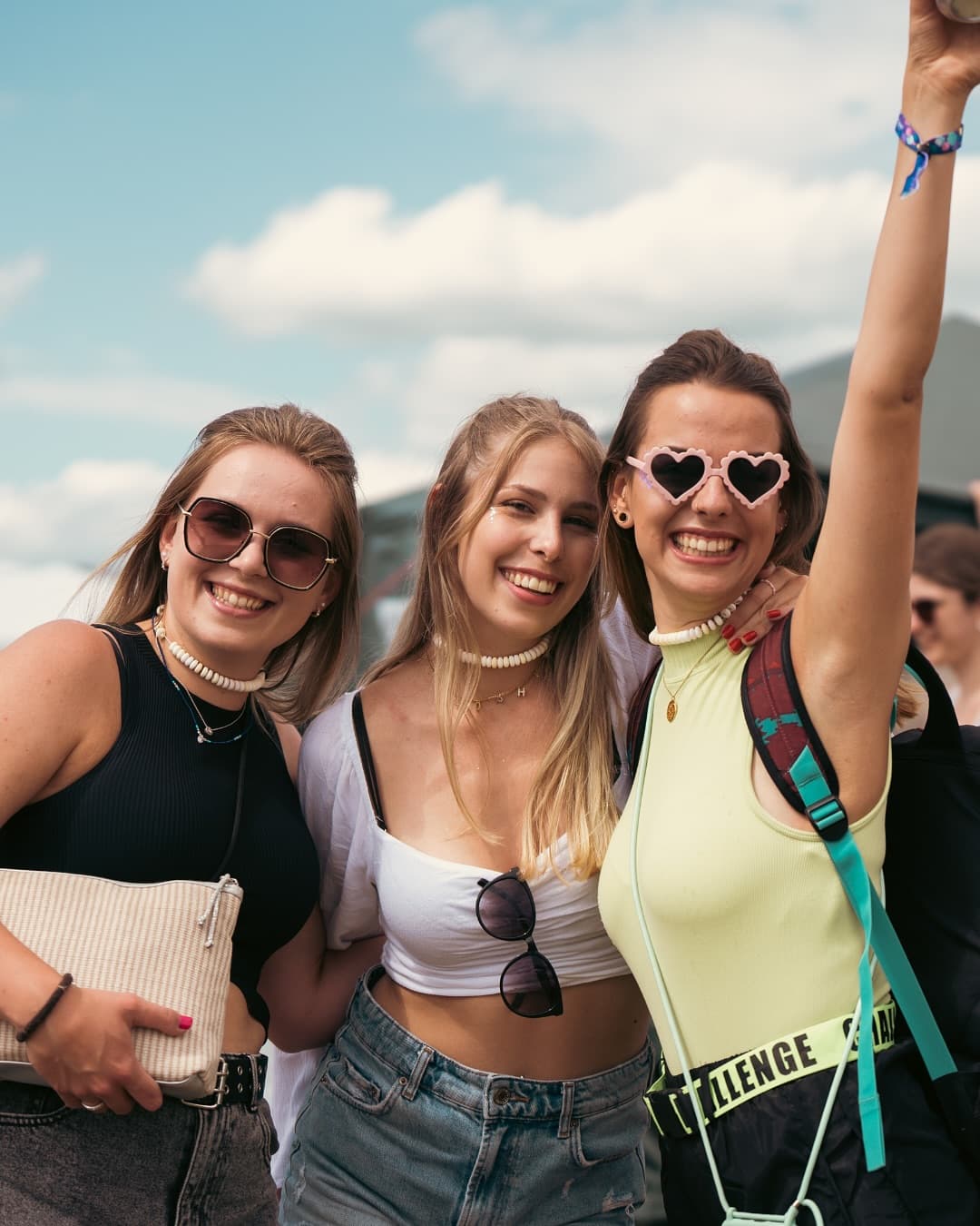 Sun, all of your friends, and tons of EDM โ๏ธ๐ง What else do you need this summer (1/2)