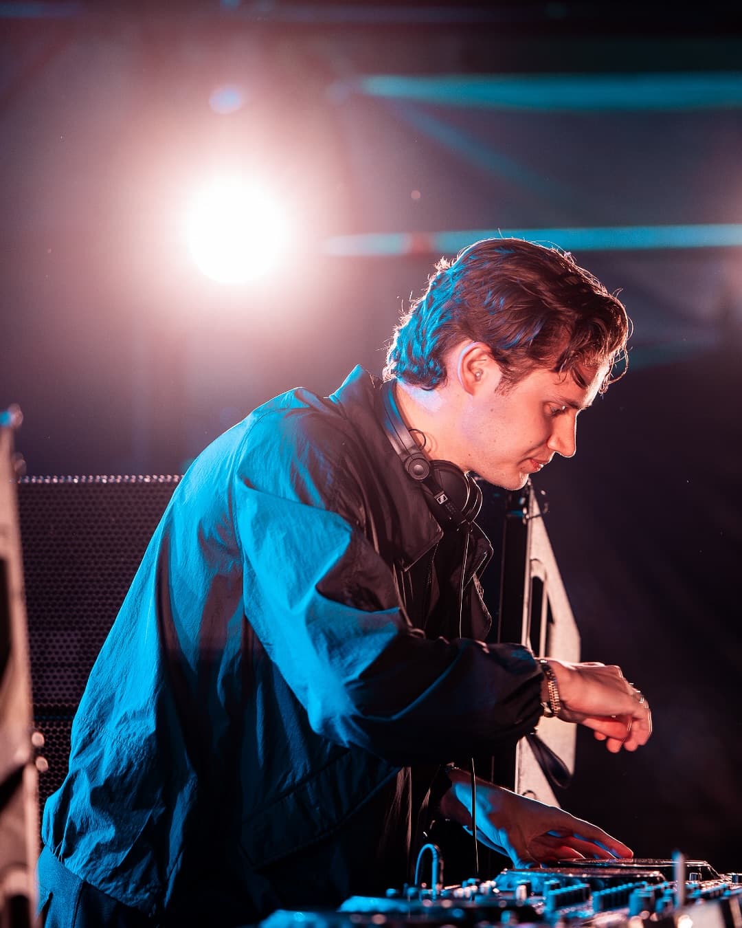 Mau P on the Mainstage last year was insane ๐คฏ Drop your favorite Mau P track do (3/3)