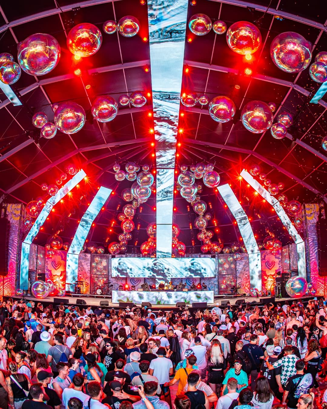 Festival summer has officially started πΊπͺ© (4/6)