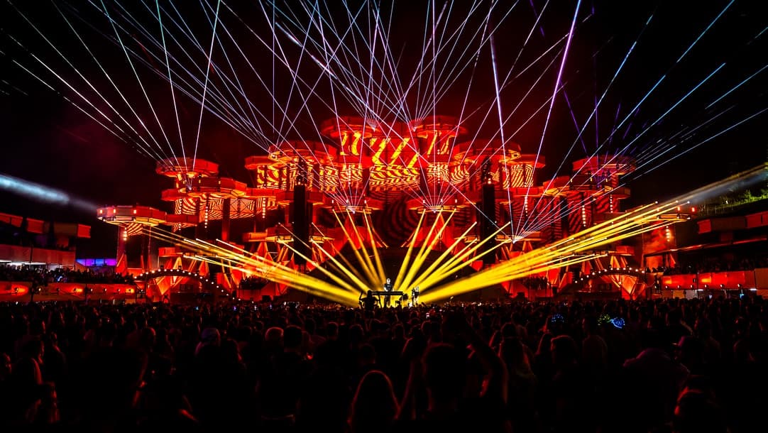 If you werenโt losing control during @marlonhoffstadt were you even at ELF? ๐ชฉ๐ฅ (4/4)