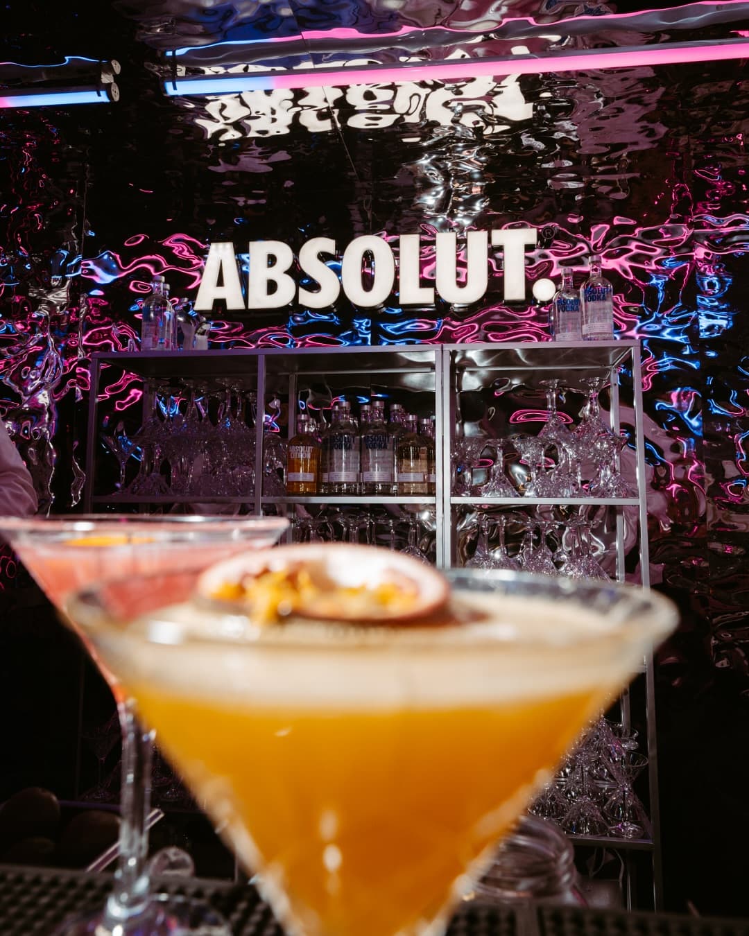 Only a few found it. Many wanted in. The ABSOLUT Martini Bar - exclusively at CU (2/4)
