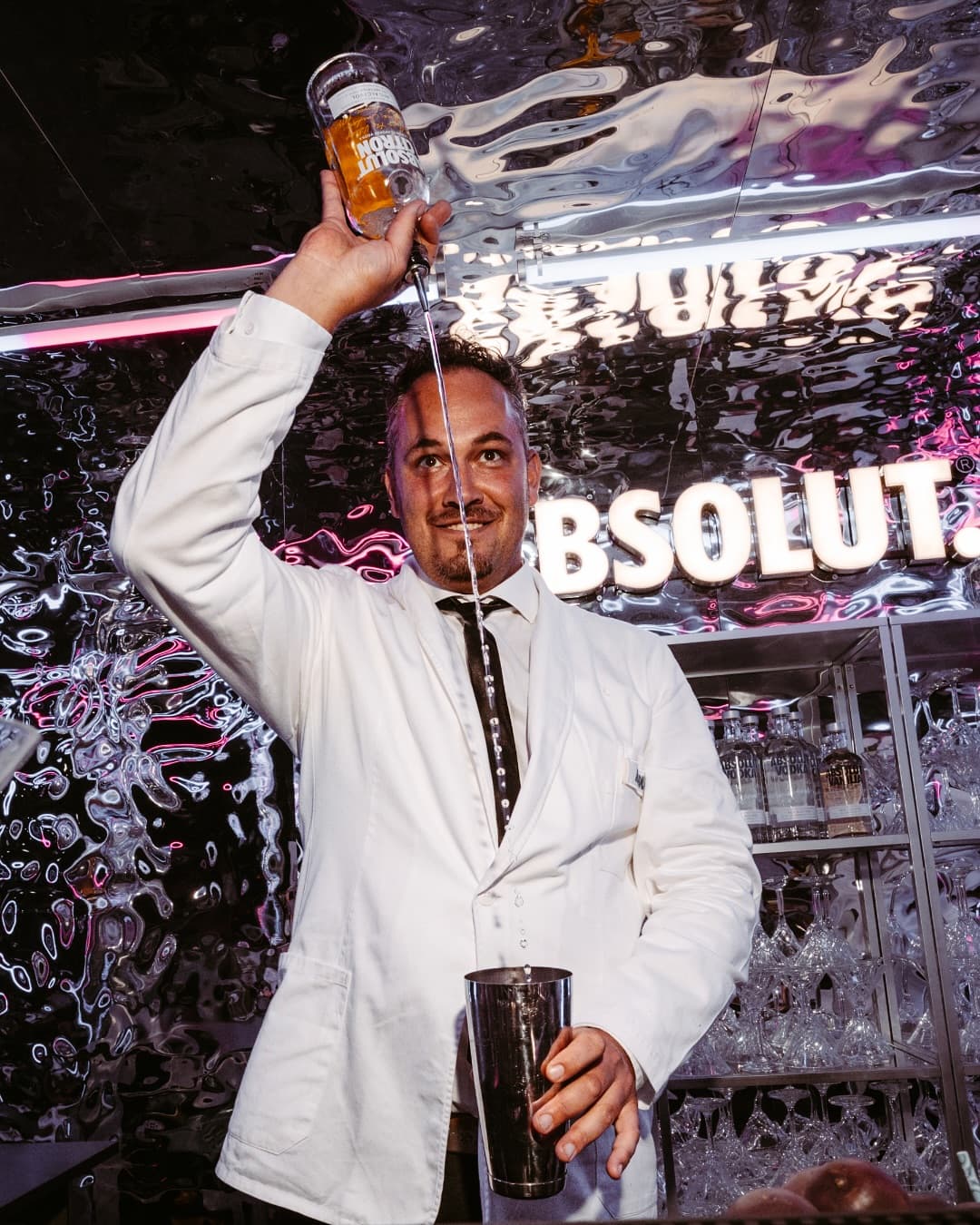 Only a few found it. Many wanted in. The ABSOLUT Martini Bar - exclusively at CU (3/4)